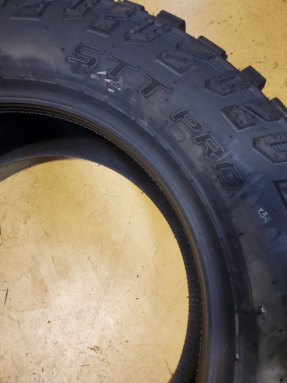 COOPER DISCOVERER STT PRO BSW LT 295 60 20 126/123Q 10PLY MUD TIRE 170104006