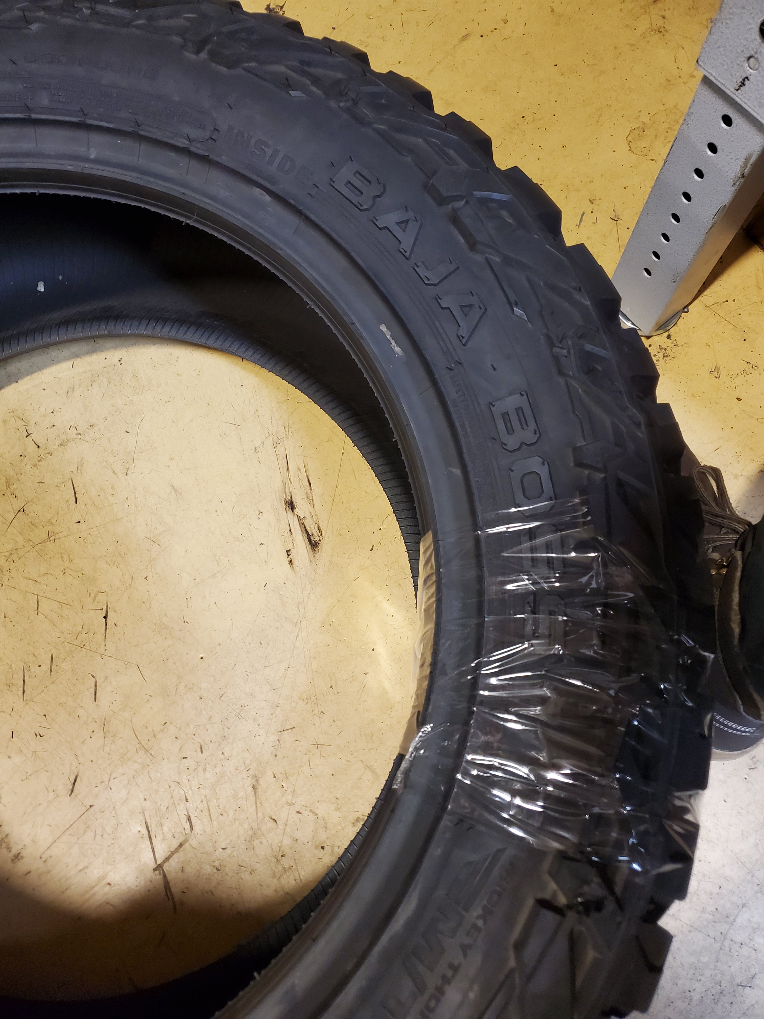 (KSL ONLY) 4 MICKEY THOMPSON BAJA BOSS A/T LT 35 12.5 22 121Q 12PLY ALL TERRAIN TIRE 331037001