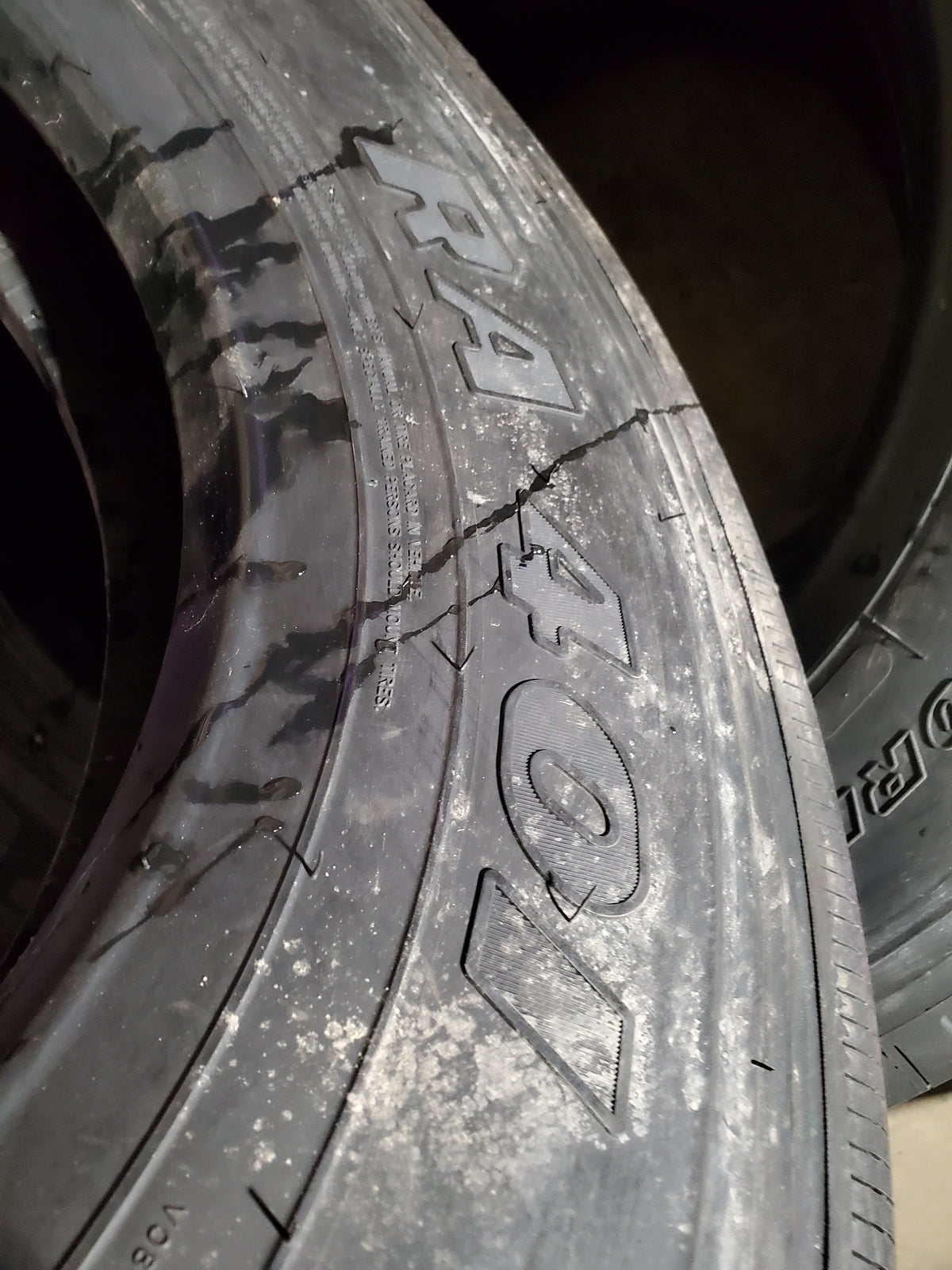 THUNDERER RA 401 BSW LT 8 19.5 124/122L 12PLY ALL POSITION TIRE TH9008