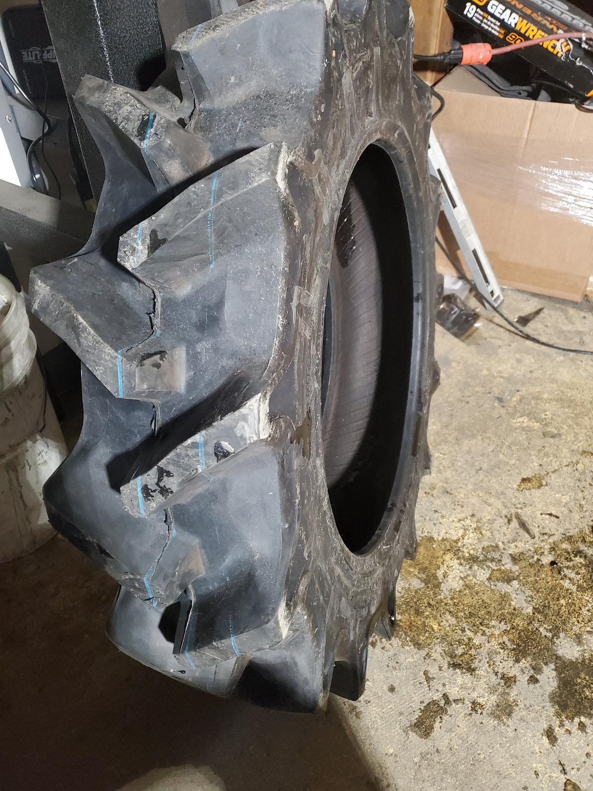 ARMSTRONG BIGFOOT BSW  8.3 20 6PLY TRACTOR TIRE A83206