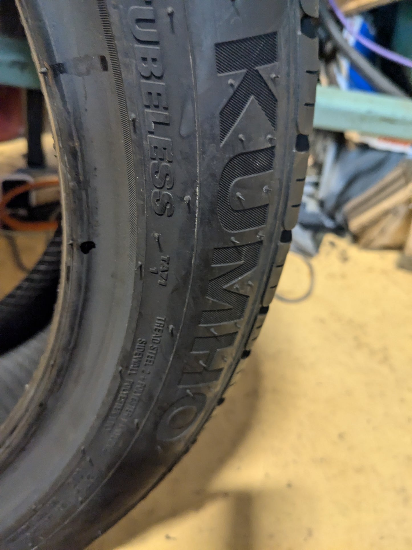 KUMHO SOLUS TA71 BSW P 205 50 17 ALL SEASON TIRE 2169633