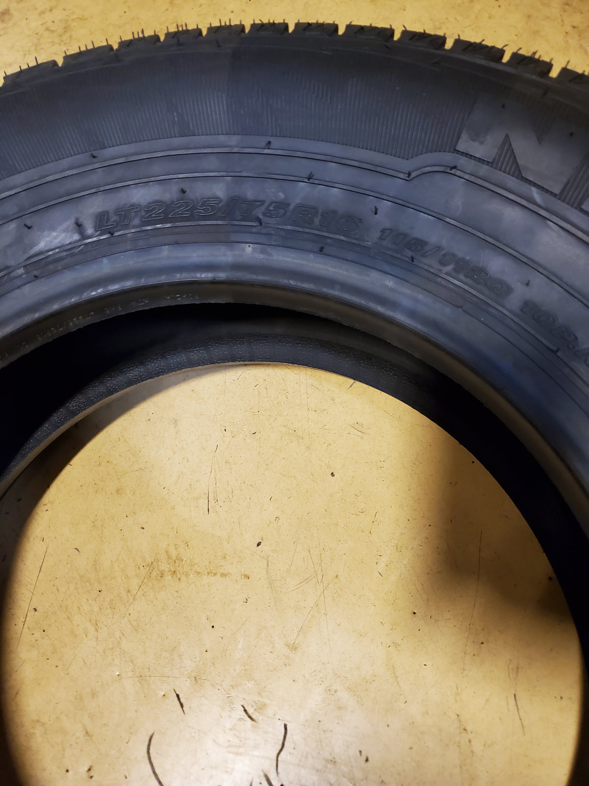 NOS NEXEN ROADIAN HTX RH5 BSW P 225 75 16 115/112Q 10PLY HIGHWAY TIRE 12685NXK