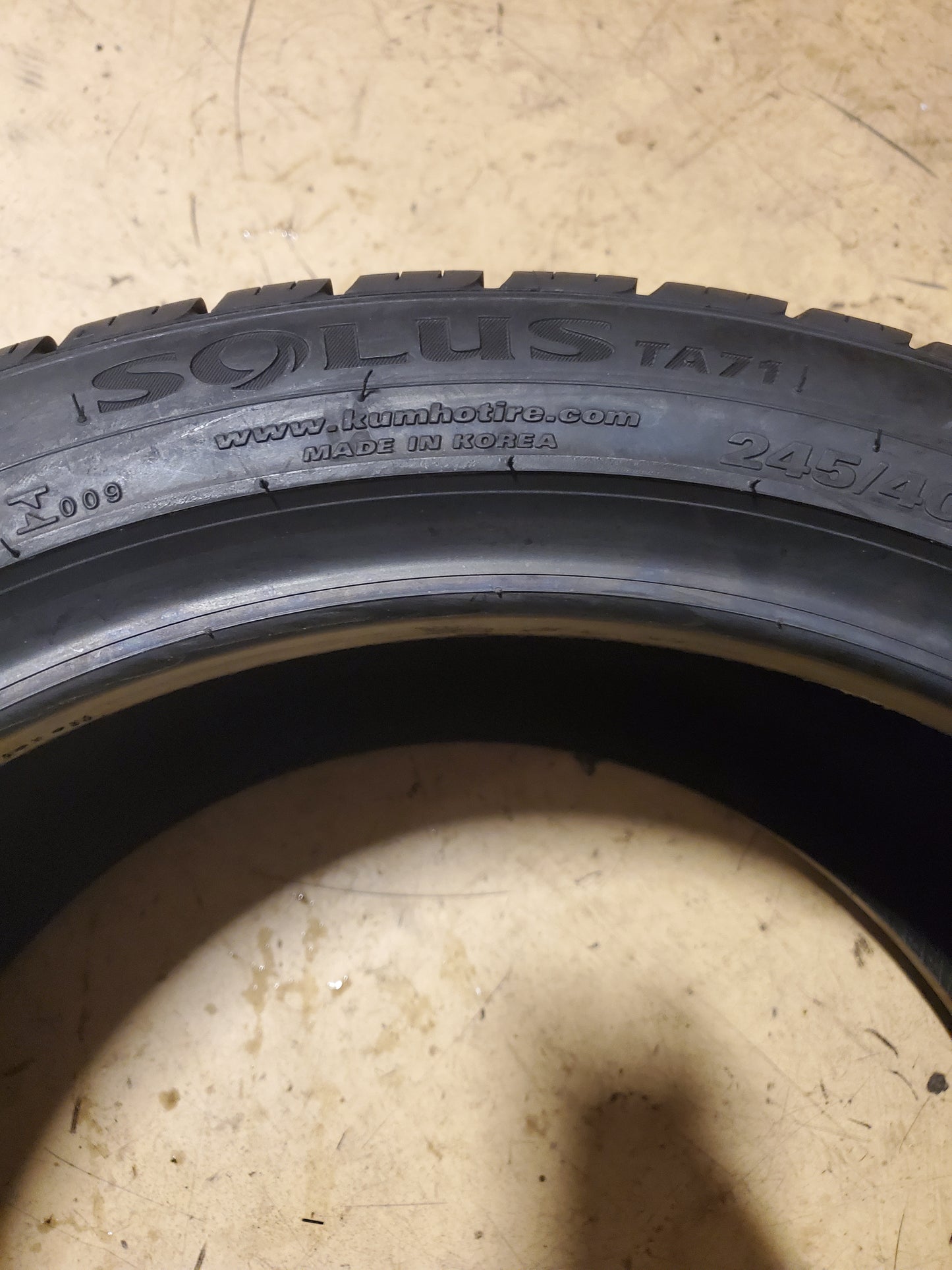 2 KUMHO SOLUS TA71 BSW P 245 40 18 97W XL ALL SEASON TIRE 2169783