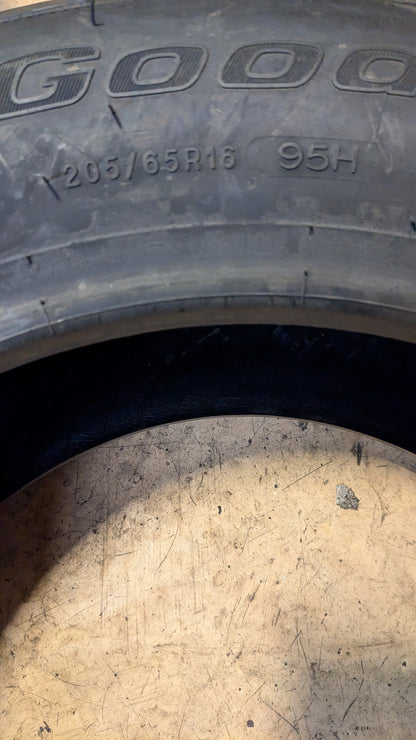 NOS BFGOODRICH ADVANTAGE T/A SPORT BSW P 205 65 16 95H ALL SEASON TIRE 22797