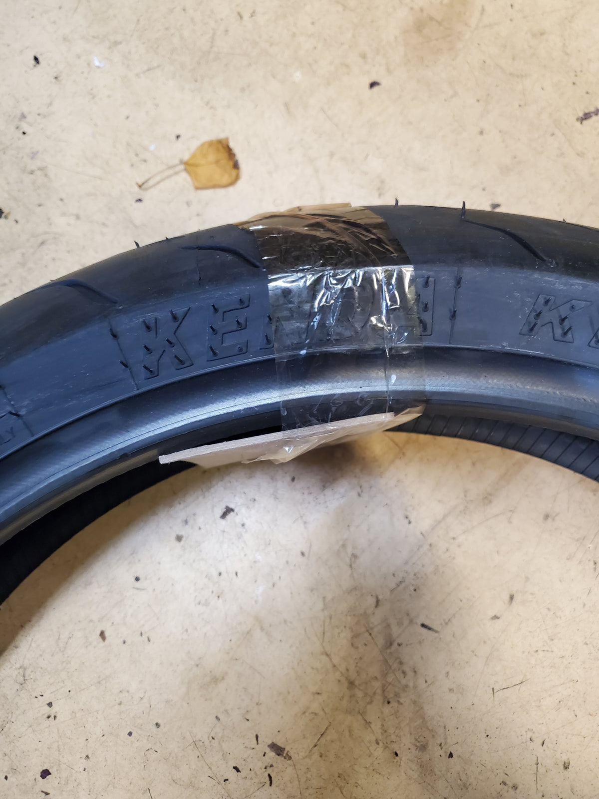 KENDA KM1 ST ROAD BSW  120 70 17 58W FRONT MOTORCYCLE TIRE 143K2060