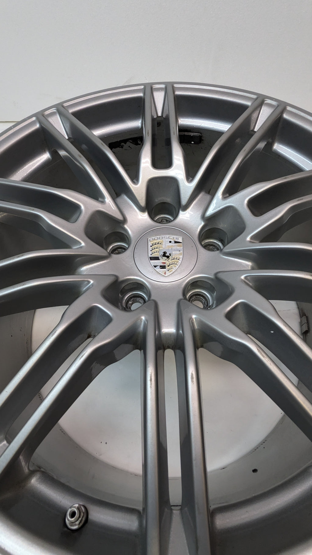 4 USED GENUINE PORSCHE CAYENNE 21X10 ET 60 5LUG SILVER WHEELS 7P5.601.025.H