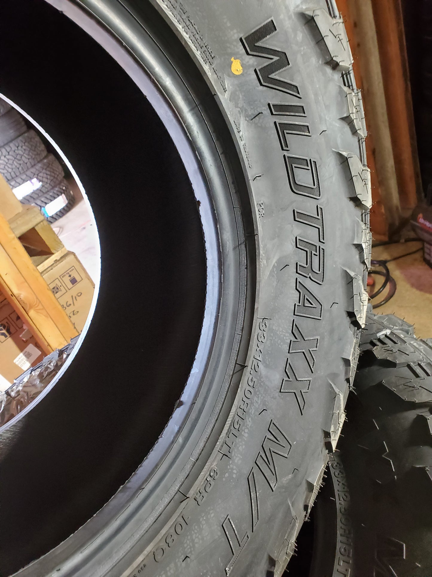 LANDSPIDER WILDTRAXX M/T BSW LT 33 12.5 15 108Q 6PLY MUD TIRE EMT002