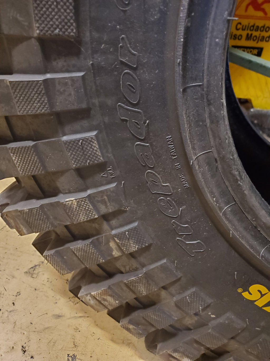 (KSL ONLY) MAXXIS M8060 TREPADOR BSW LT 42 14.5 17 121L 6PLY ALL TERRAIN TIRE TL00008200