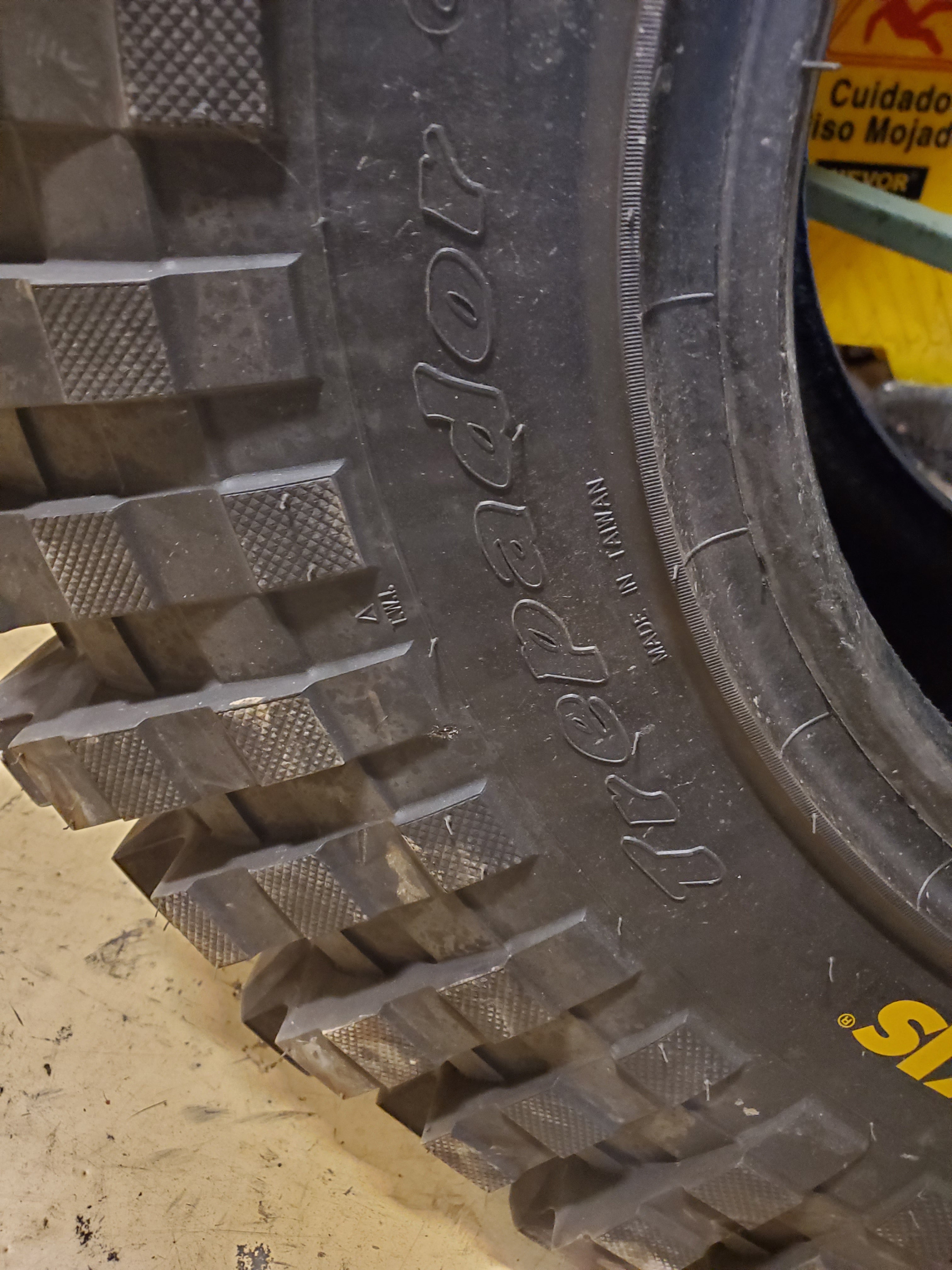 (KSL ONLY) MAXXIS M8060 TREPADOR BSW LT 42 14.5 17 121L 6PLY ALL TERRAIN TIRE TL00008200