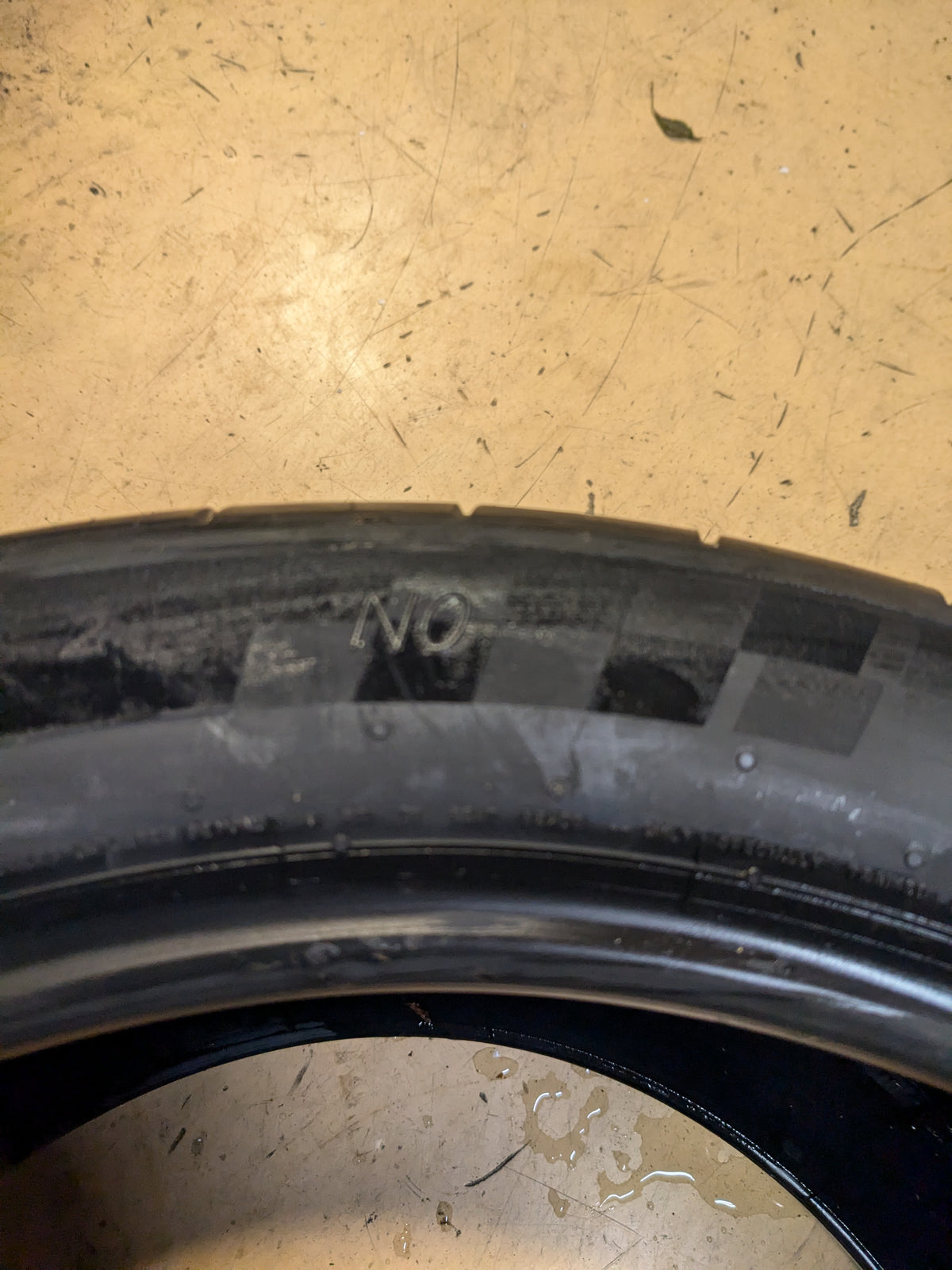MICHELIN PILOT SPORT CUP 2 (NO) PORSCHE P 335 30 20 108Y XL SPORT TIRES 01589