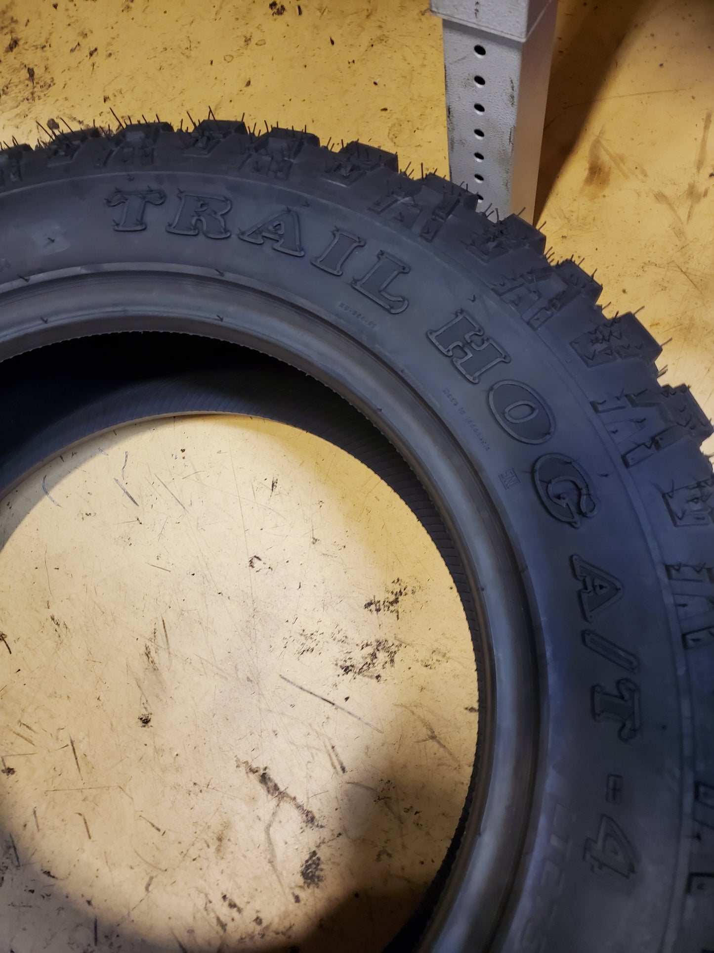 KANATI TRAIL HOG A/T-4 LT 275 65 20 126/123Q 10PLY ALL TERRAIN TIRE LTH2027565E