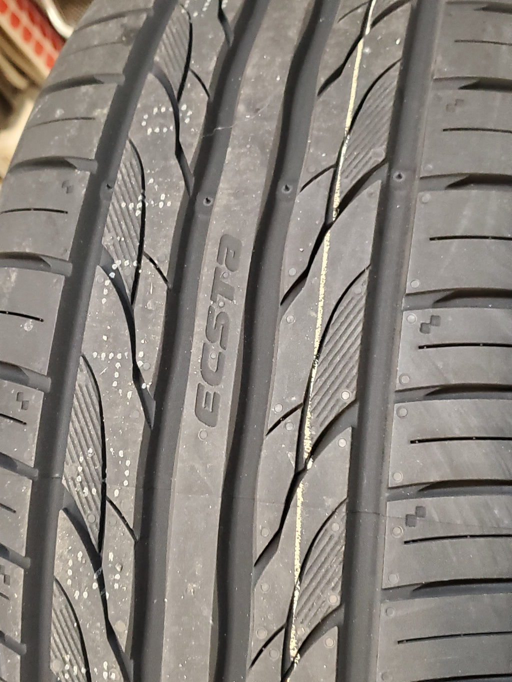KUMHO ESCTA PS31 BSW P 205 55 16 91W UHP TIRE 2267943