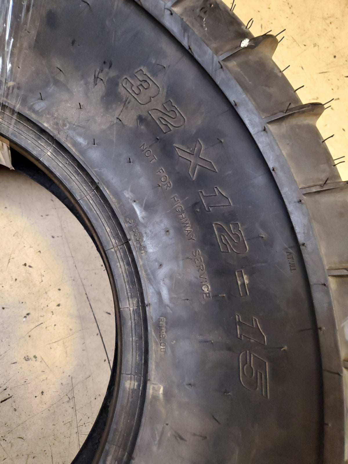 SYSTEM 3 SS360 BSW 32 12 15 2PLY REAR SAND TIRE 107145