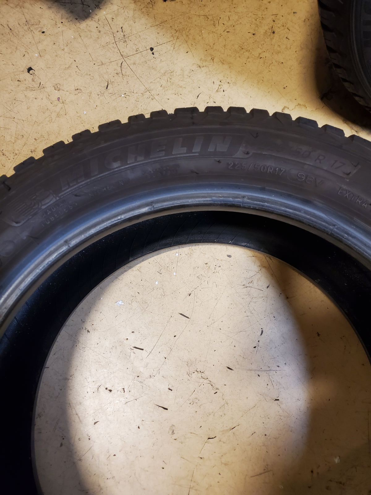 2 USED 9/32” MICHELIN CROSSCLIMATE 2 P 225 50 17 98V XL ALL WEATHER TIRE 69757