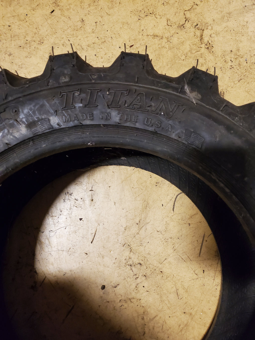 NOS TITAN TRAC LOADER BSW 23 8.5 14 4PLY INDUSTRIAL TIRE 412388