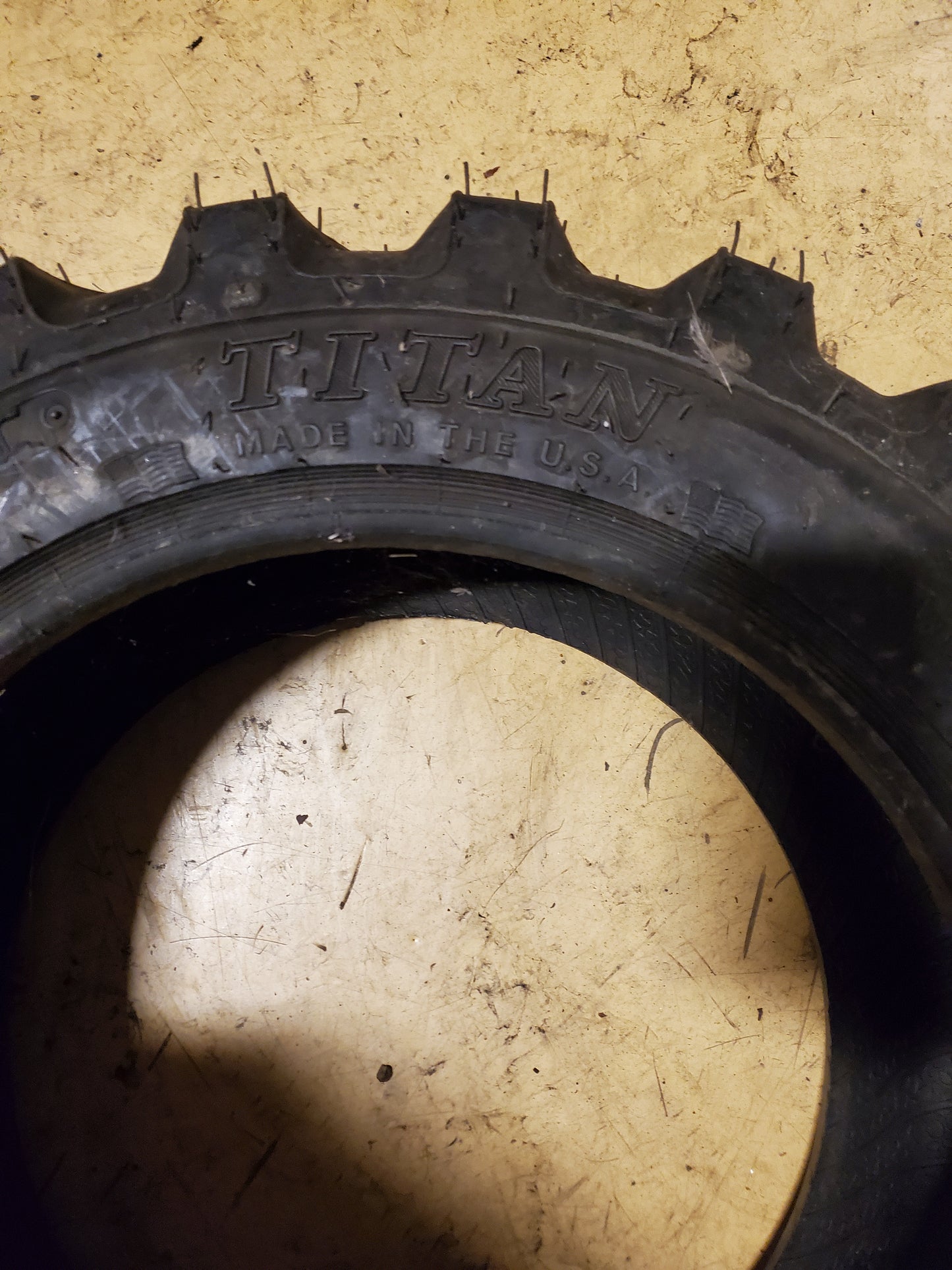 NOS TITAN TRAC LOADER BSW 23 8.5 14 4PLY INDUSTRIAL TIRE 412388