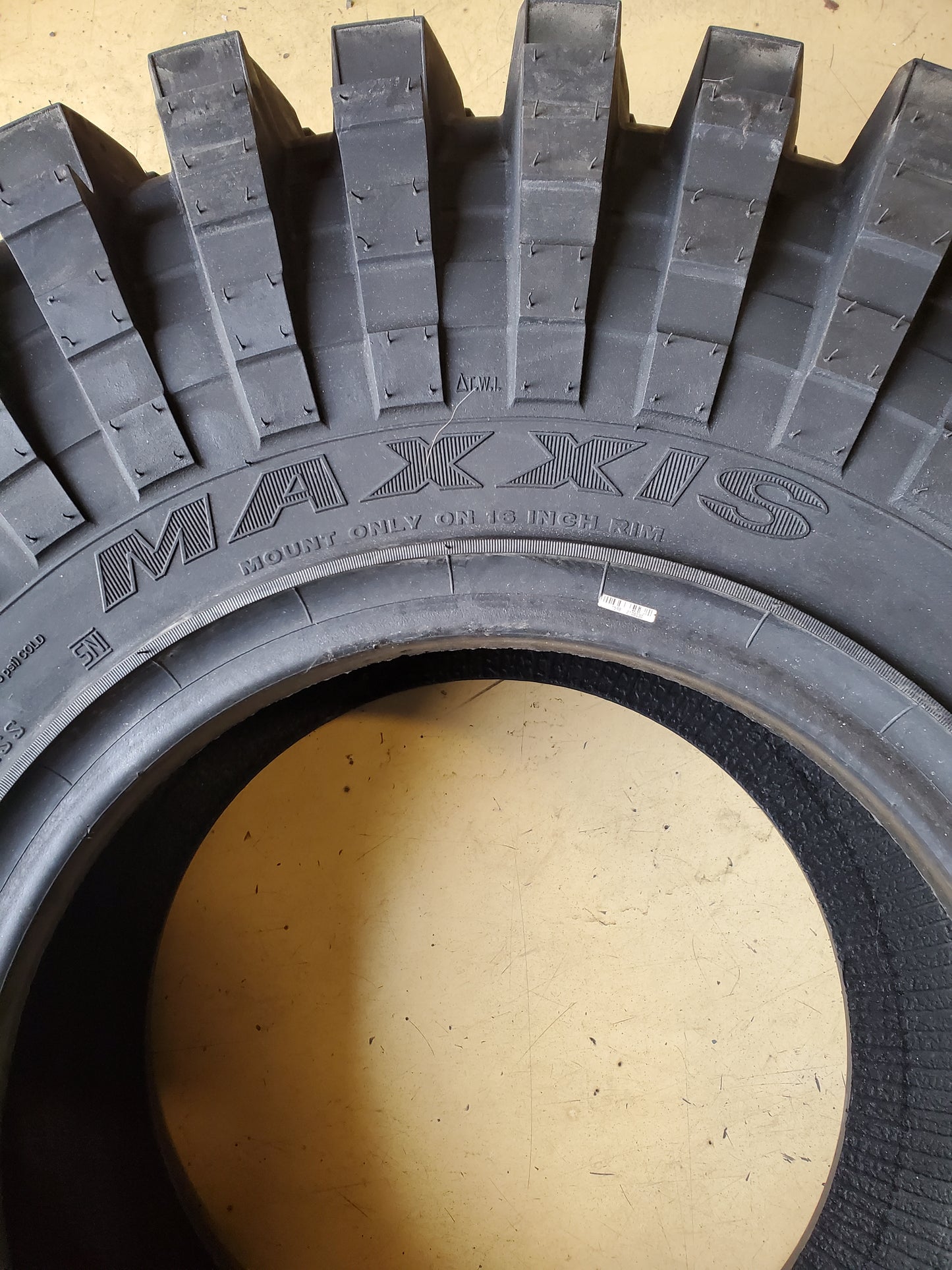 2 MAXXIS M8060 TREPADOR BSW LT 37 12.50 16 8PLY ALL TERRAIN TIRE TL30024300