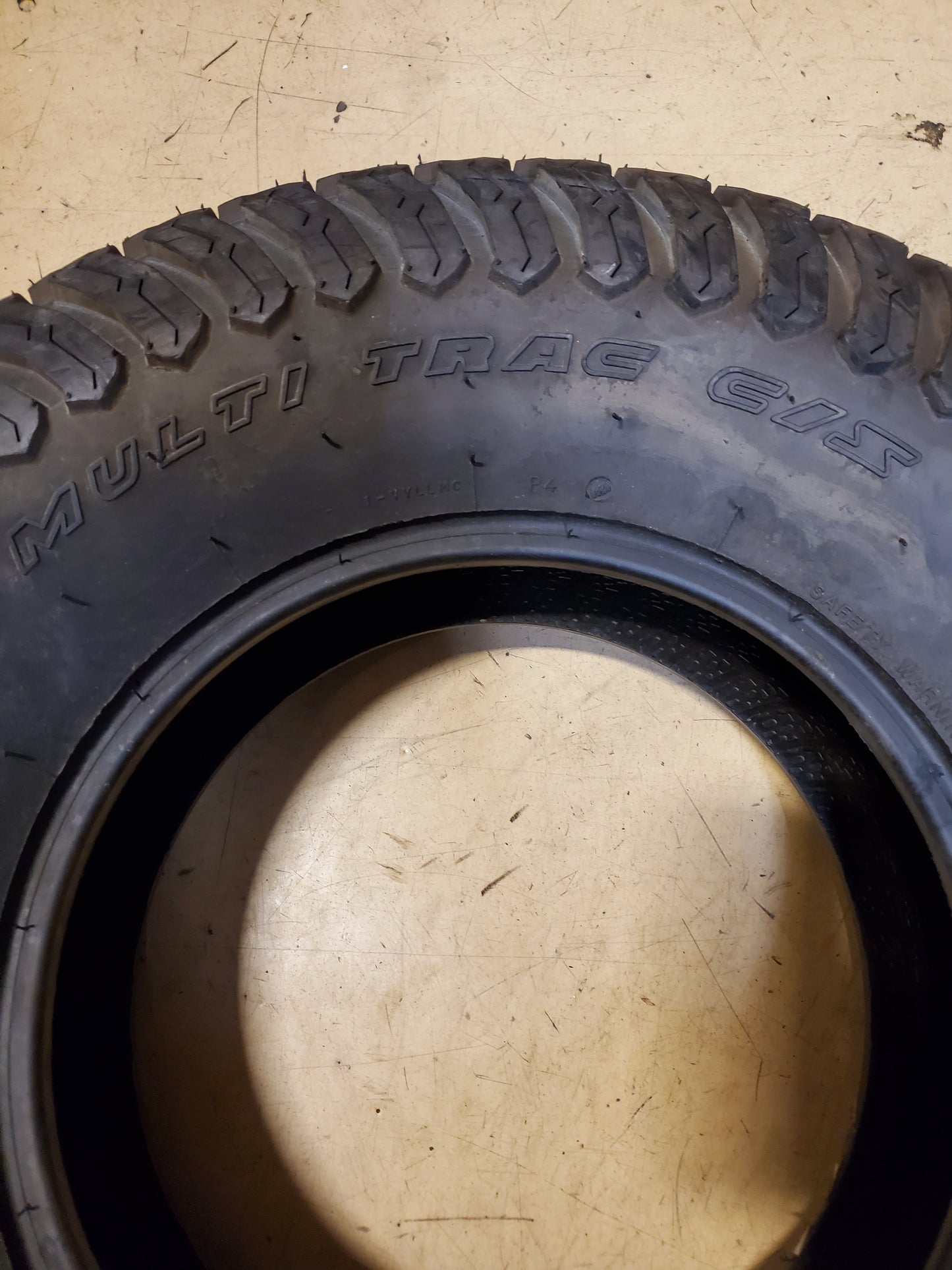 NOS CARLISLE MULTI-TRAC C/S BSW 25 9 12 95A4 4PLY LAWN TIRE 574368