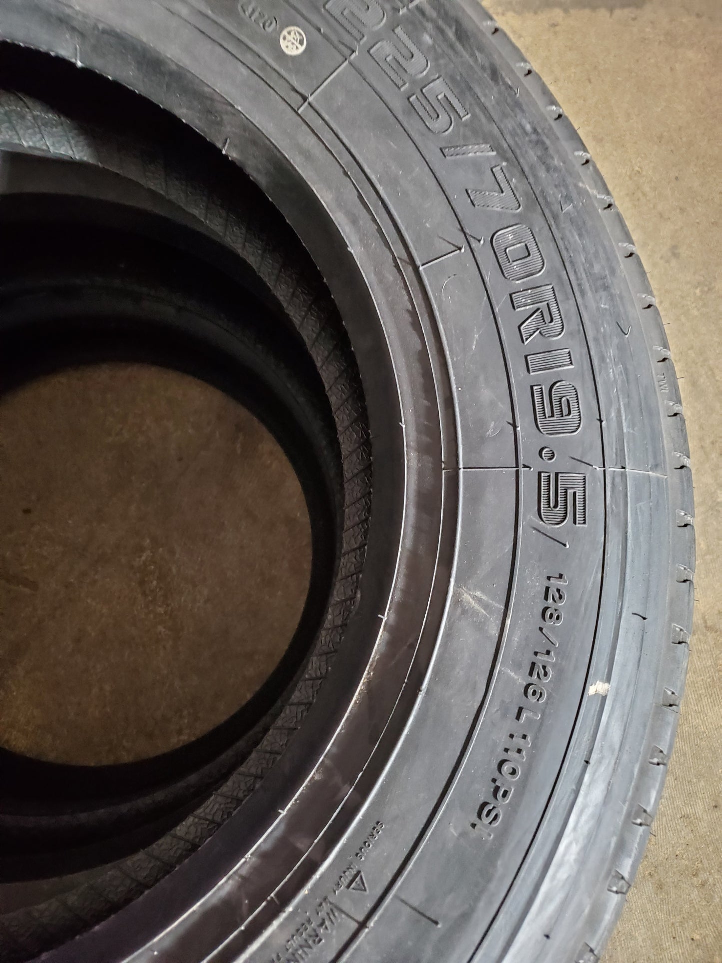 IRONHEAD IAR220 BSW LT 225 70 19.5 128/126L 14PLY ALL POSITION TIRE 5548293