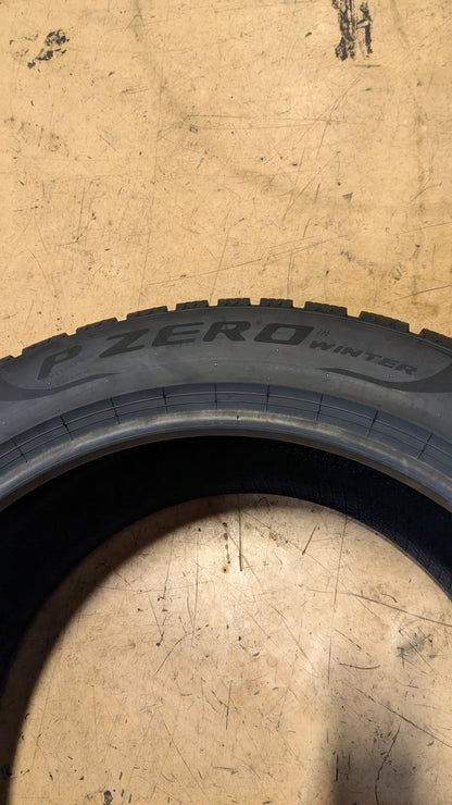 PIRELLI P ZERO WINTER MERCEDES BSW P 255 45 19 104V WINTER TIRE 3033700