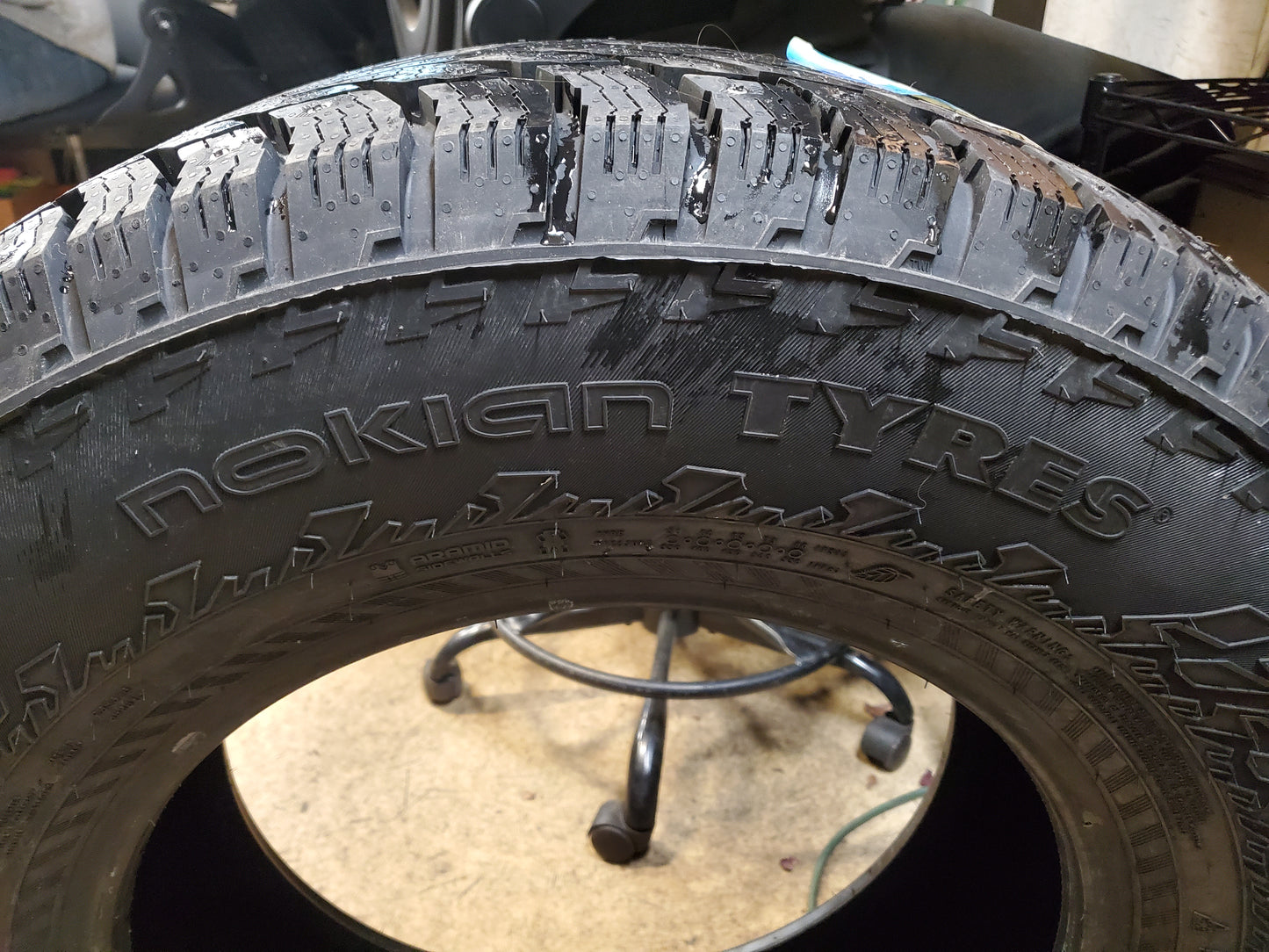 2 NOKIAN HAKKAPELIITTA LT 3 EV BSW LT 275 70 18 125/122Q 10PLY WINTER TIRE TS32404