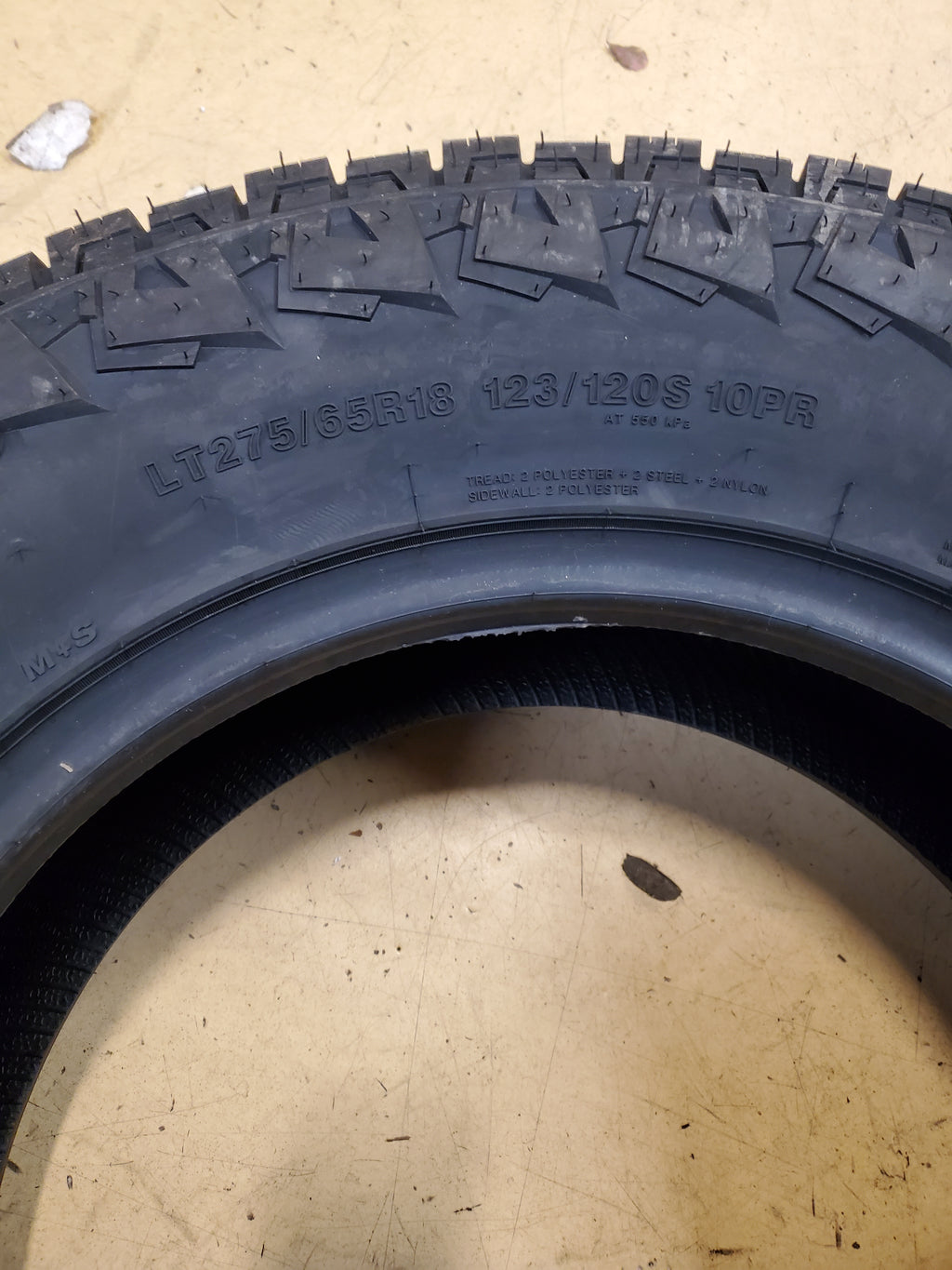 APLUS SHREDDER AT BSW LT 275 65 18 123/120S 12PLY ALL TERRAIN TIRE 20000111