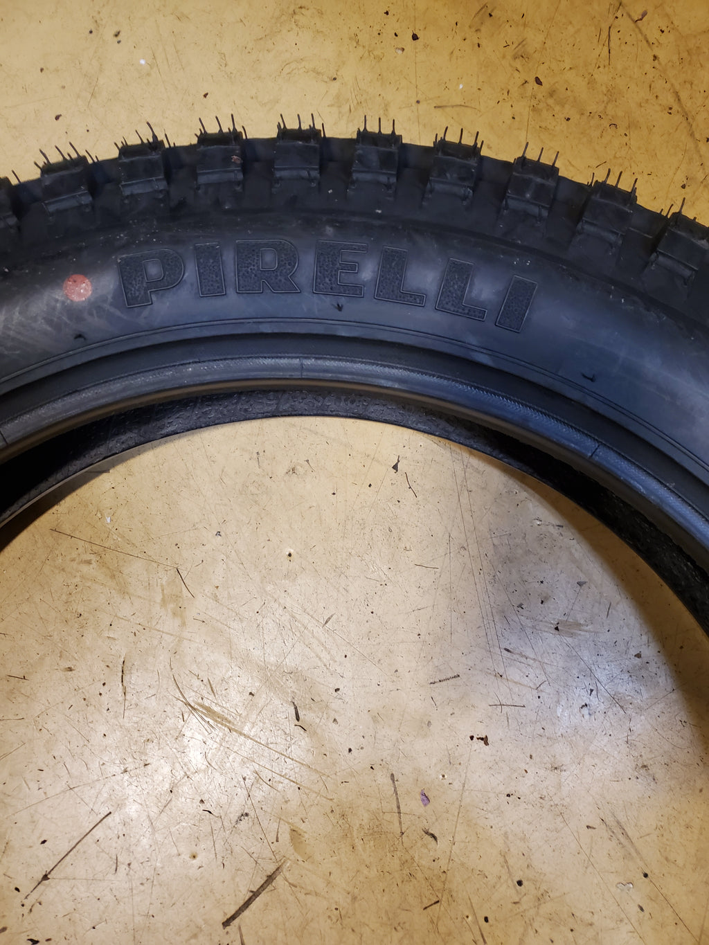 PIRELLI MT43 BSW 4 18 64P PRO TRIAL REAR TIRE 1414500