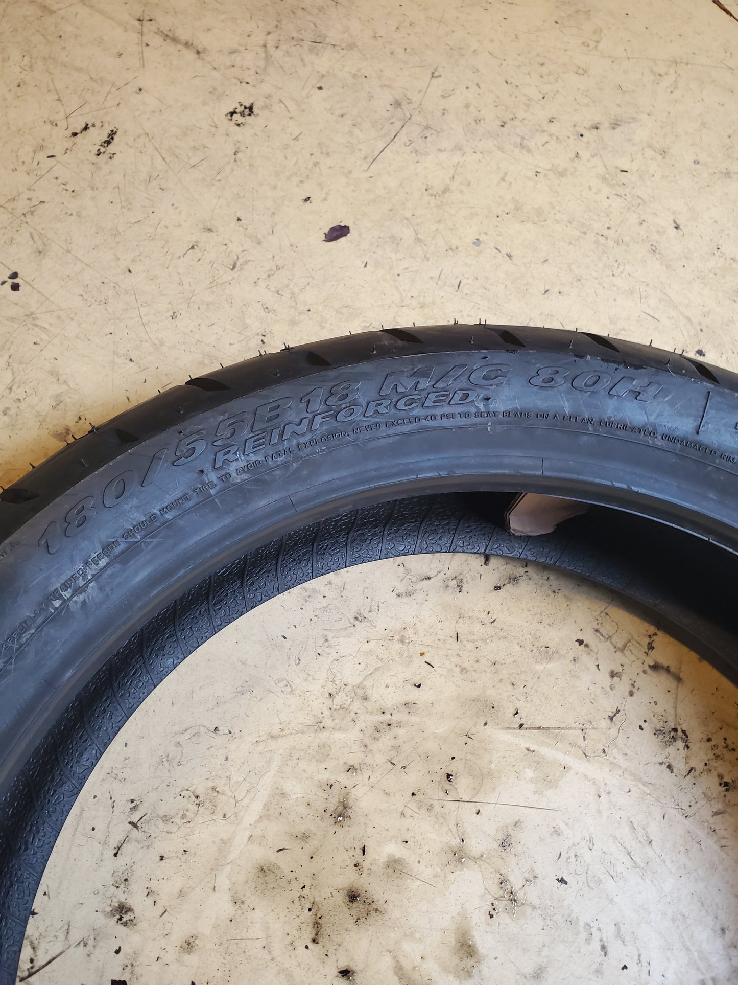 PIRELLI NIGHT DRAGON GT BSW 180 55 18 80H REAR MOTORCYCLE TIRE 2812200