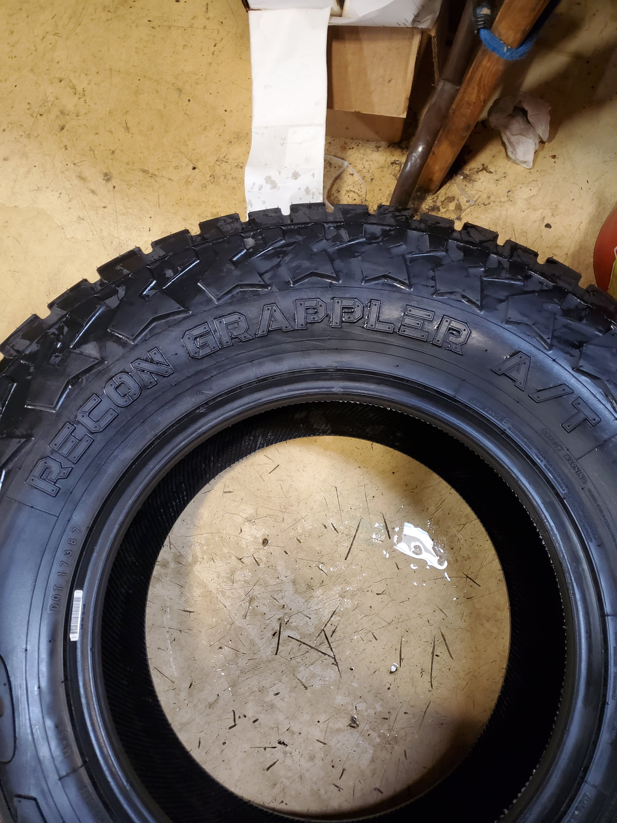 NITTO RECON GRAPPLER A/T BSW LT 305 70 17 125/122R 10PLY ALL TERRAIN TIRE 218700