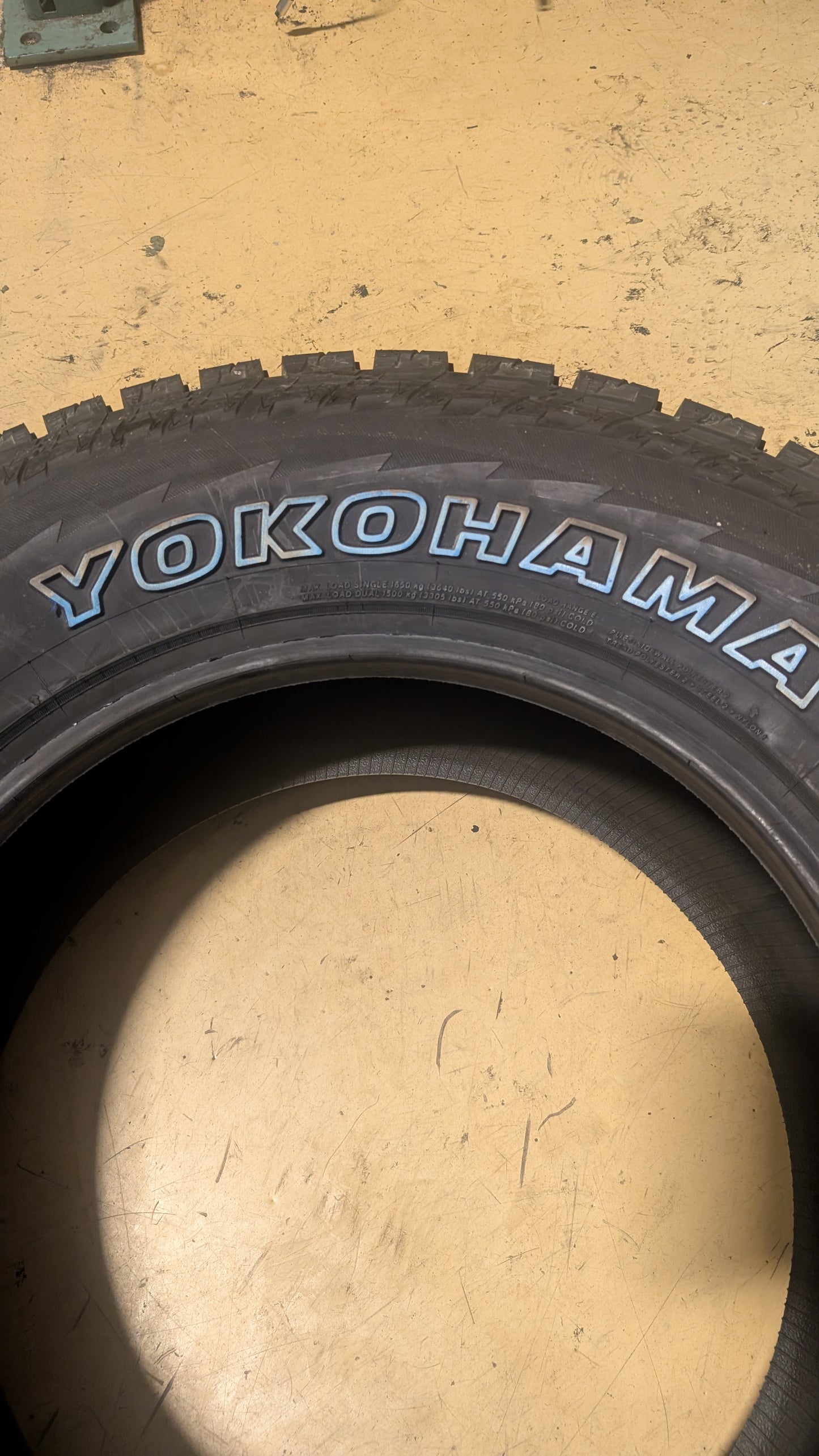 YOKOHAMA GEOLANDAR A/T G015 LT 275 70 18 125/122S 10PLY ALL TERRAIN TIRE 110101647