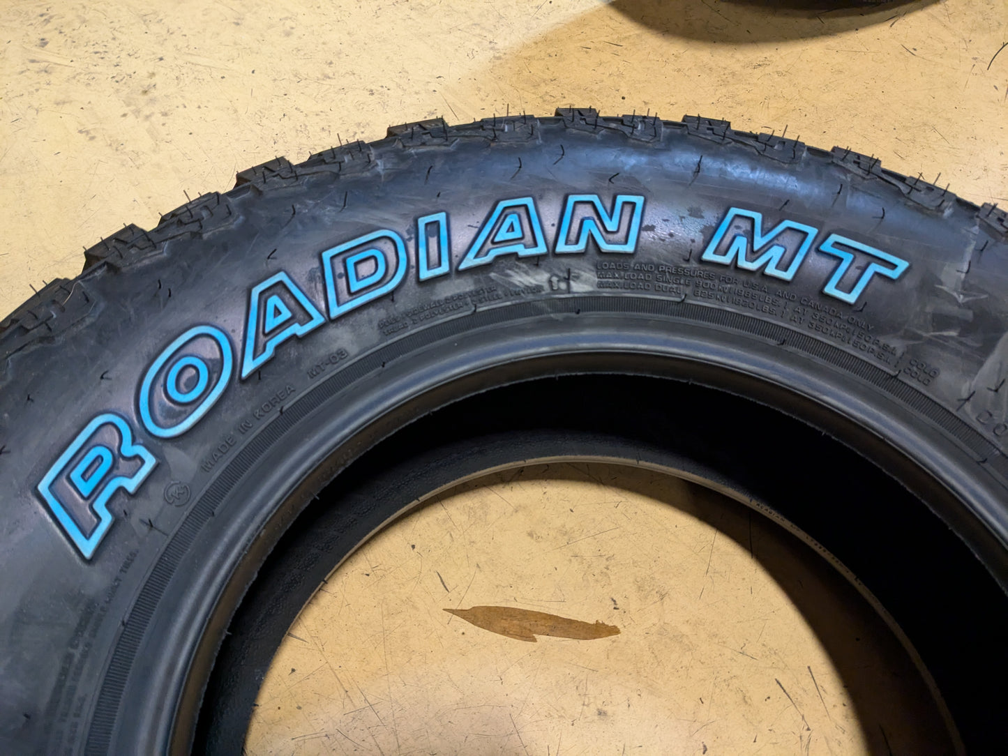 NEXEN ROADIAN MT OWL LT 235 75 15 104/101Q MUD TERRAIN TIRE 10667NXK