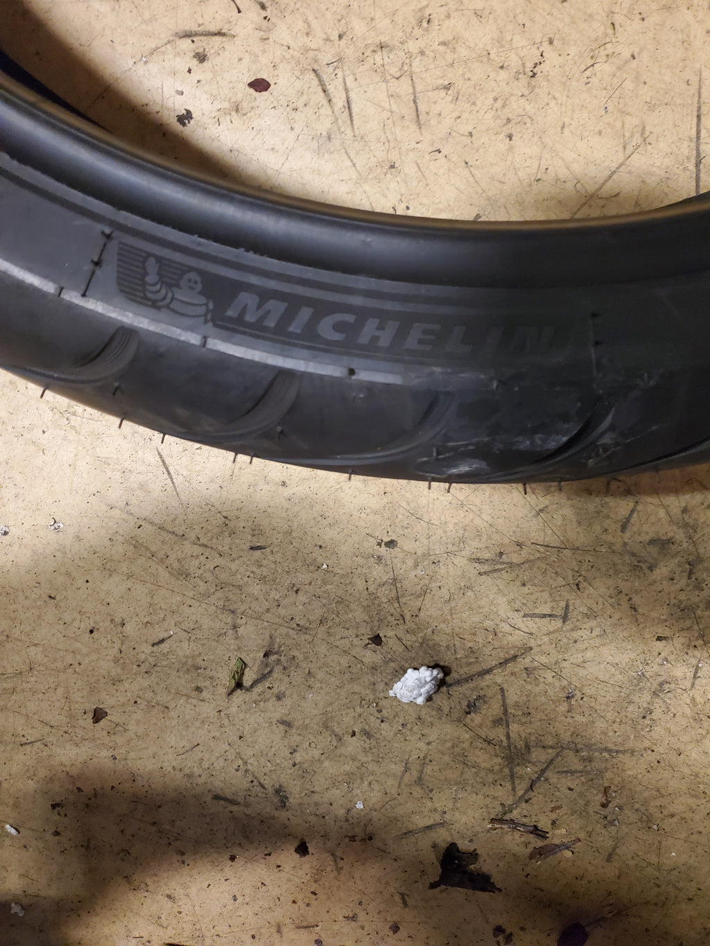 NOS MICHELIN COMMANDER III TOURING 120 70 21 68H FRONT MOTORCYCLE TIRE 382734