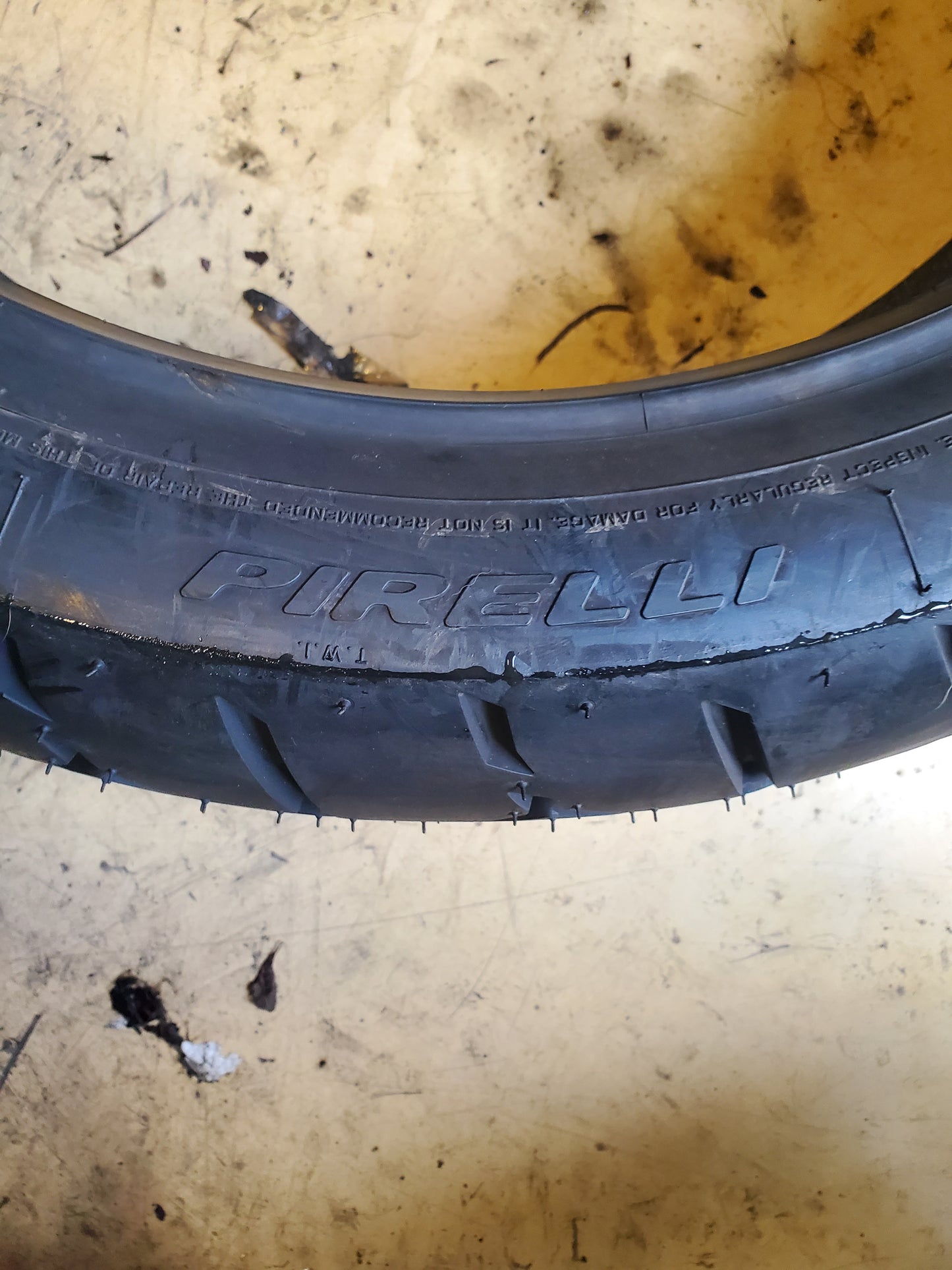 PIRELLI NIGHT DRAGON GT BSW 180 55 18 80H REAR MOTORCYCLE TIRE 2812200