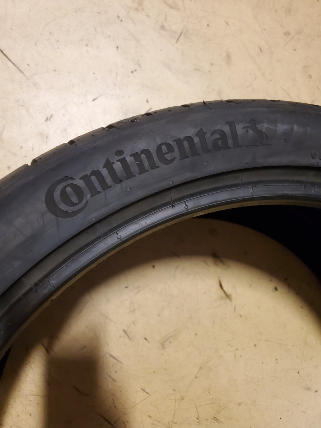 2 CONTINENTAL EXTREMECONTACT DWS06 PLUS P 285 35 22 106W XL TIRE 15573520000