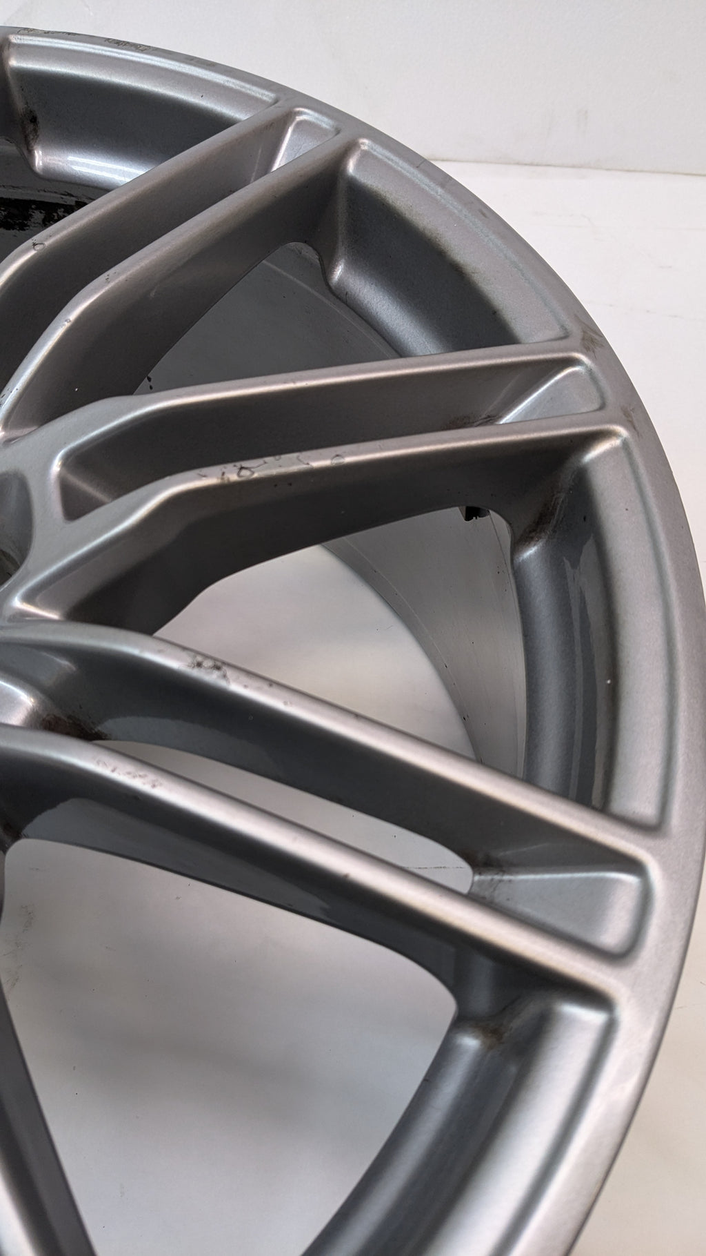 4 USED GENUINE PORSCHE CAYENNE 21X10 ET 60 5LUG SILVER WHEELS 7P5.601.025.H
