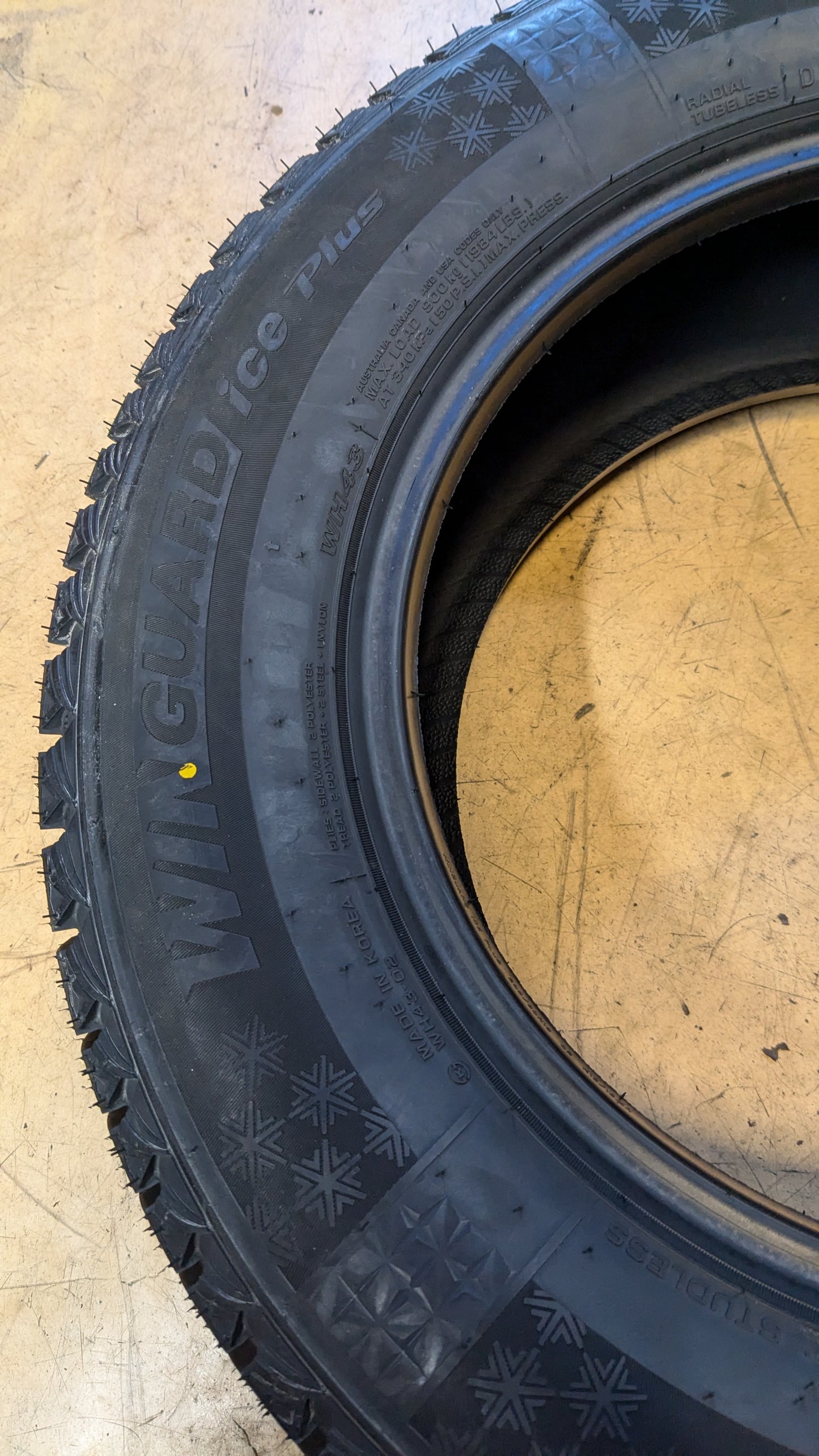 NEXEN WINGUARD ICE PLUS BSW P 235 60 16 104T WINTER TIRE 16144NXK