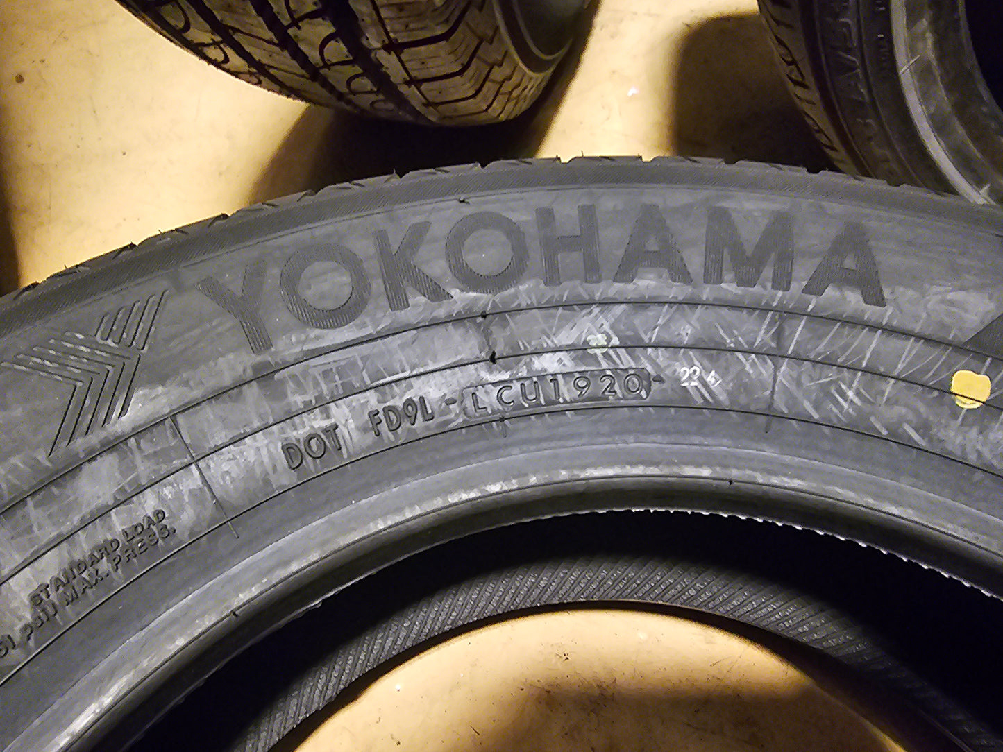 2 NOS YOKOHAMA AVID ASCEND GT 205 65 15 92H SL ALL SEASON TIRES 32707