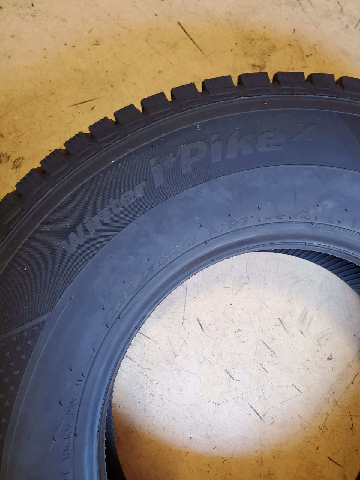 HANKOOK WINTER IPIKE X W429A BSW P 235 75 15 109T WINTER TIRE 1026041