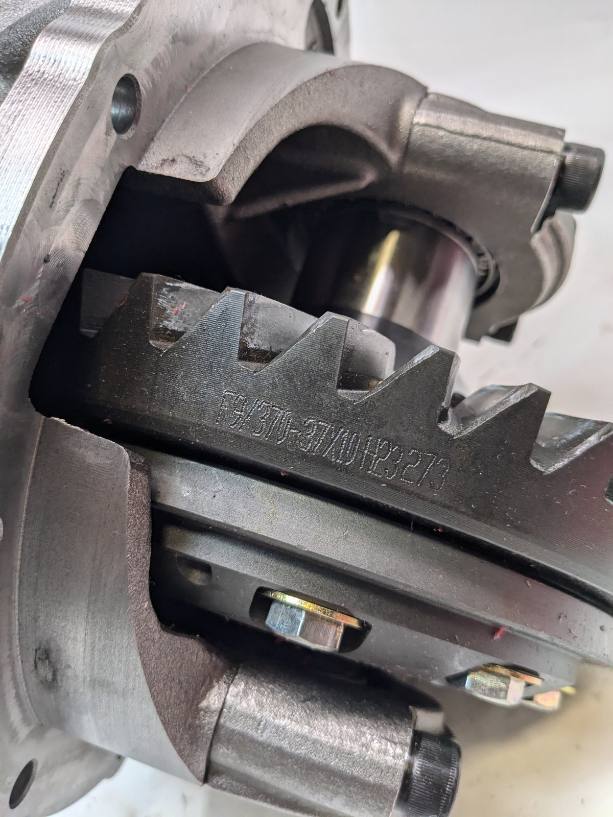 SPEEDWAY FORD 9 INCH POSI TRACTION 3RD MEMBER ASSEMBLY 31 SPLINE 3.70