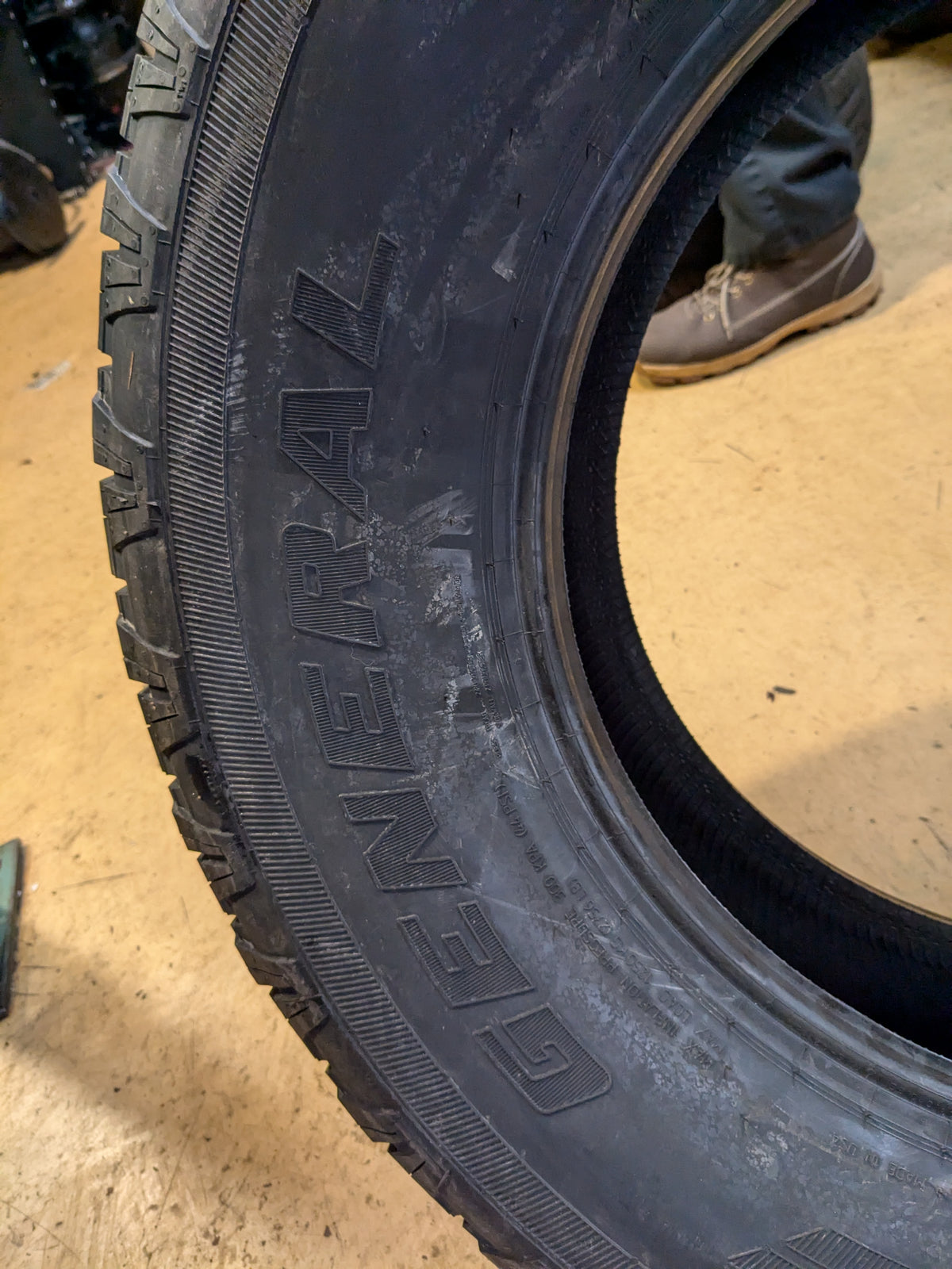 GENERAL GRABBER APT BSW P 275 70 18 116S SL ALL TERRAIN TIRE 04492870000
