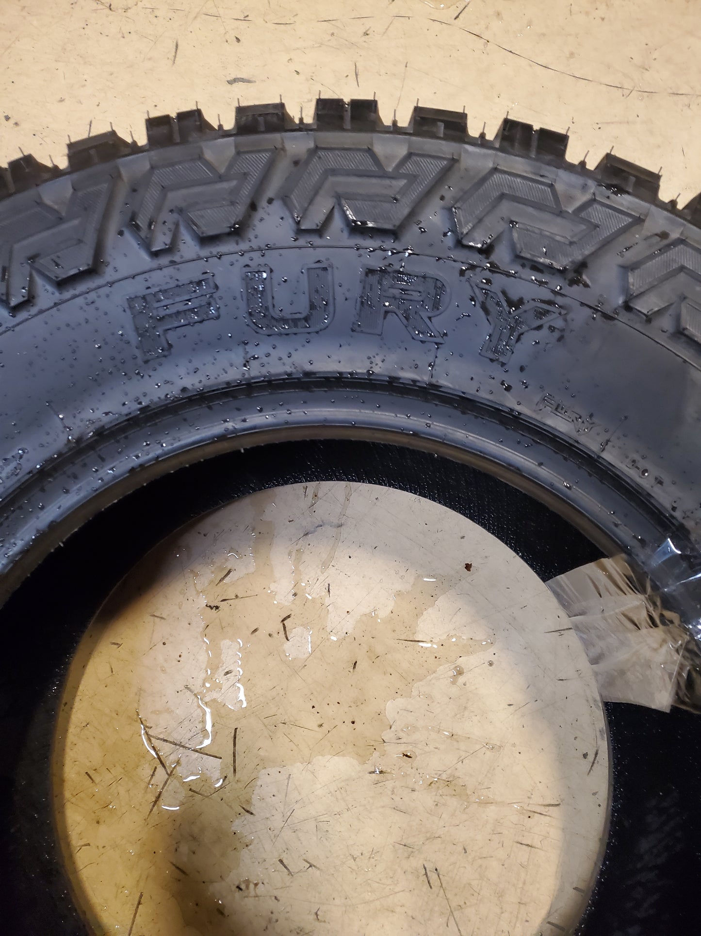 FURY COUNTRY HUNTER R/T BSW LT 33 12.50 17 121Q 12PLY TIRE RTF33125017A