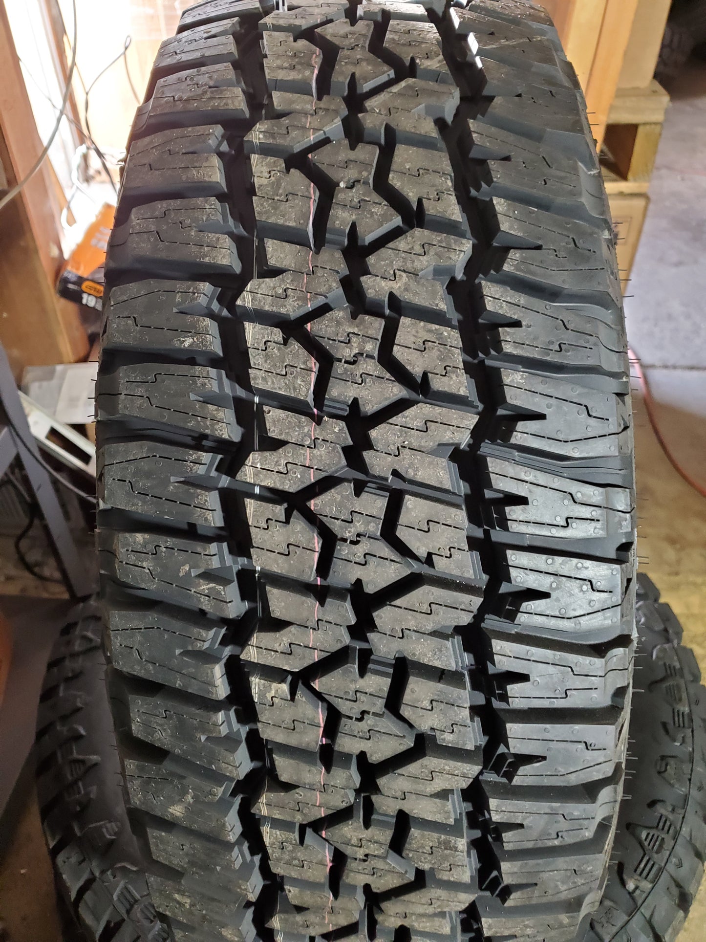 MILESTAR PATAGONIA  A/T PRO BSW LT 285 75 16 126/123R 10PLY ALL TERRAIN TIRE 22789027