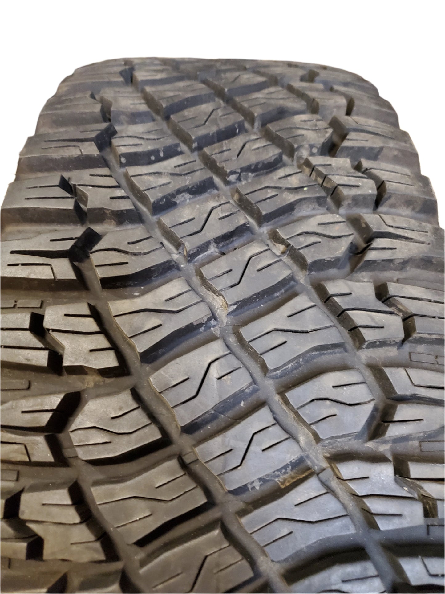 USED 14/32" GOODYEAR TERRITORY MT LT 315 70 17 113/110S 6PLY MUD TIRE 796270833