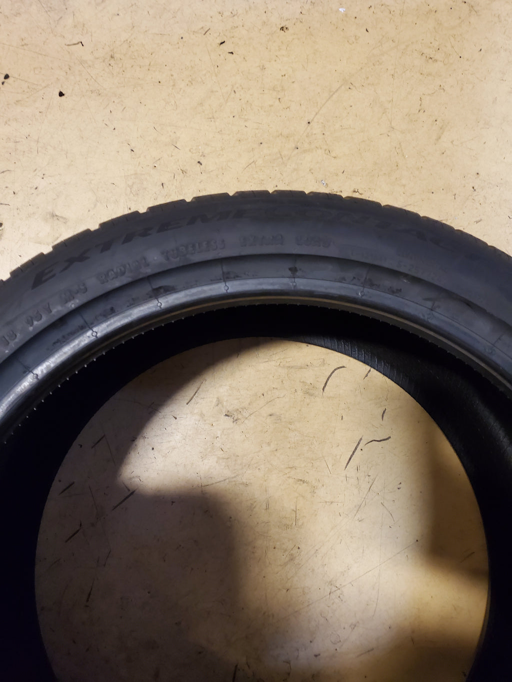 2 CONTINENTAL EXTREME CONTACT DWS06 PLUS P 235 40 18 95Y XL TIRE 15572850000