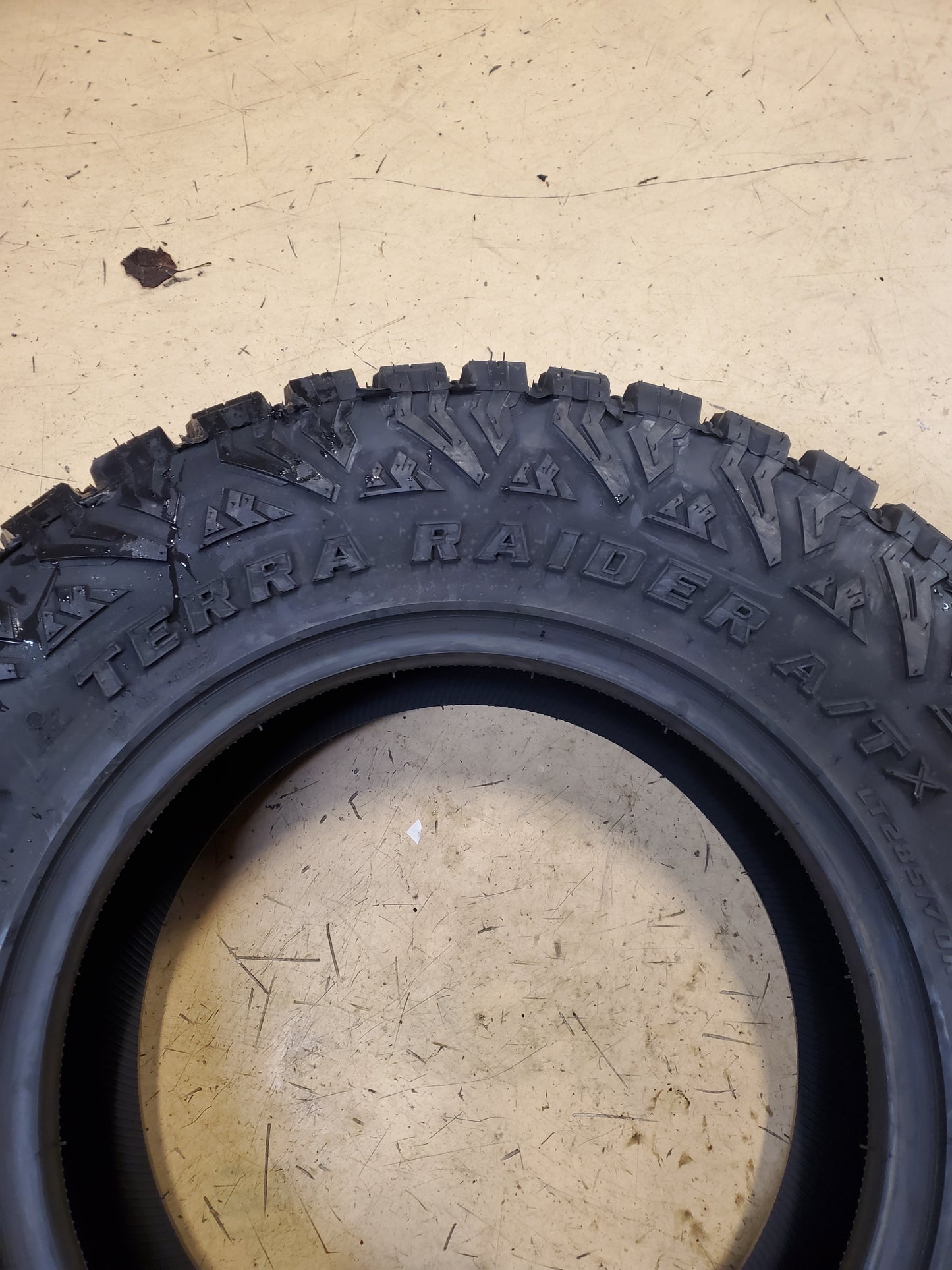 2 DELIUM TERRA RAIDER A/T-X KU-257 BSW LT 285 70 18 127/124Q 10PLY TIRE D268780