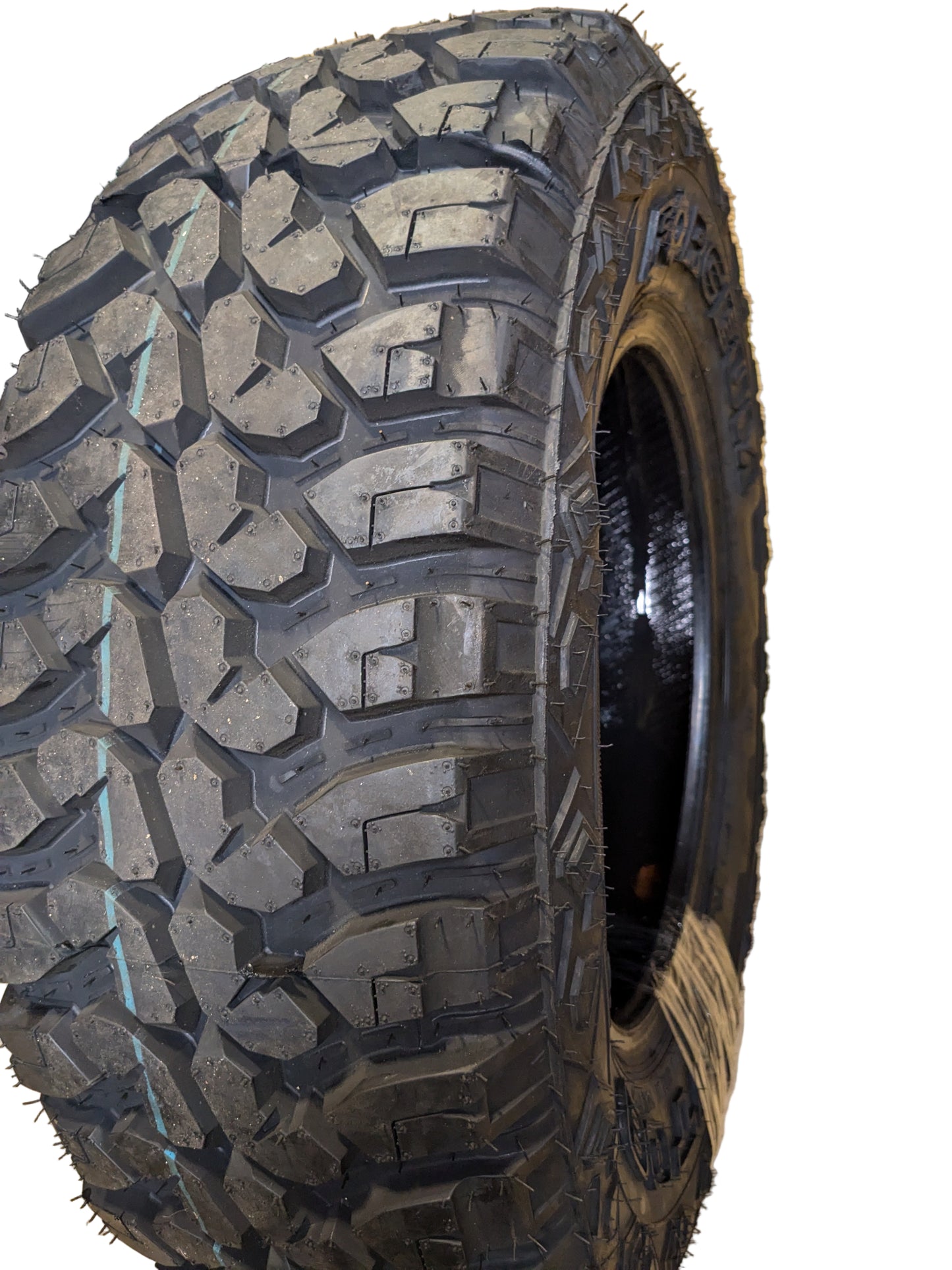 FORCEUM MT-08 PLUS BSW LT 265 70 17 121/118P 10PLY MUD TERRAIN TIRE 1200034994