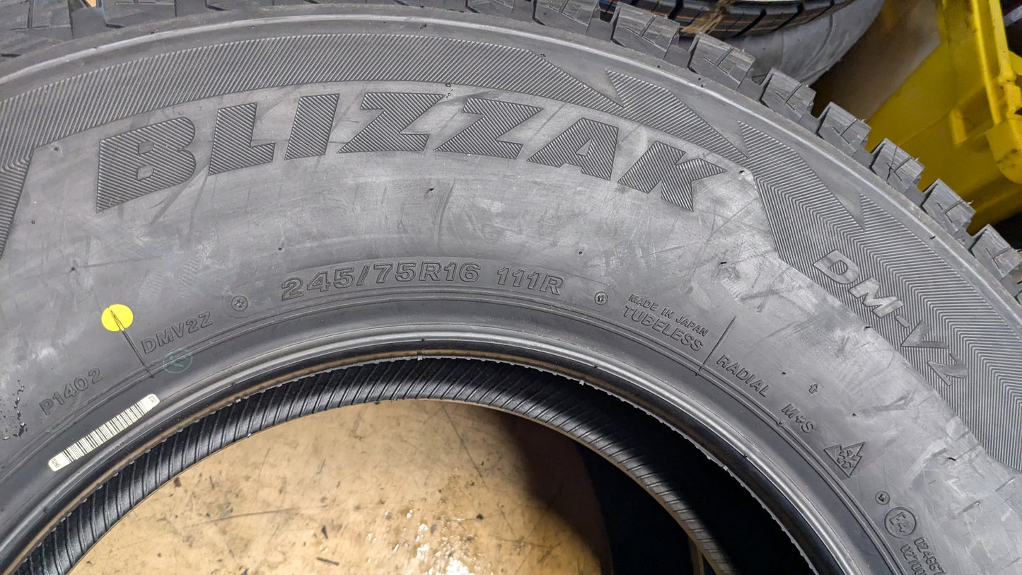 2 BRIDGESTONE BLIZZAK DM V2 BSW P 245 75 16 111R WINTER TIRE 016525