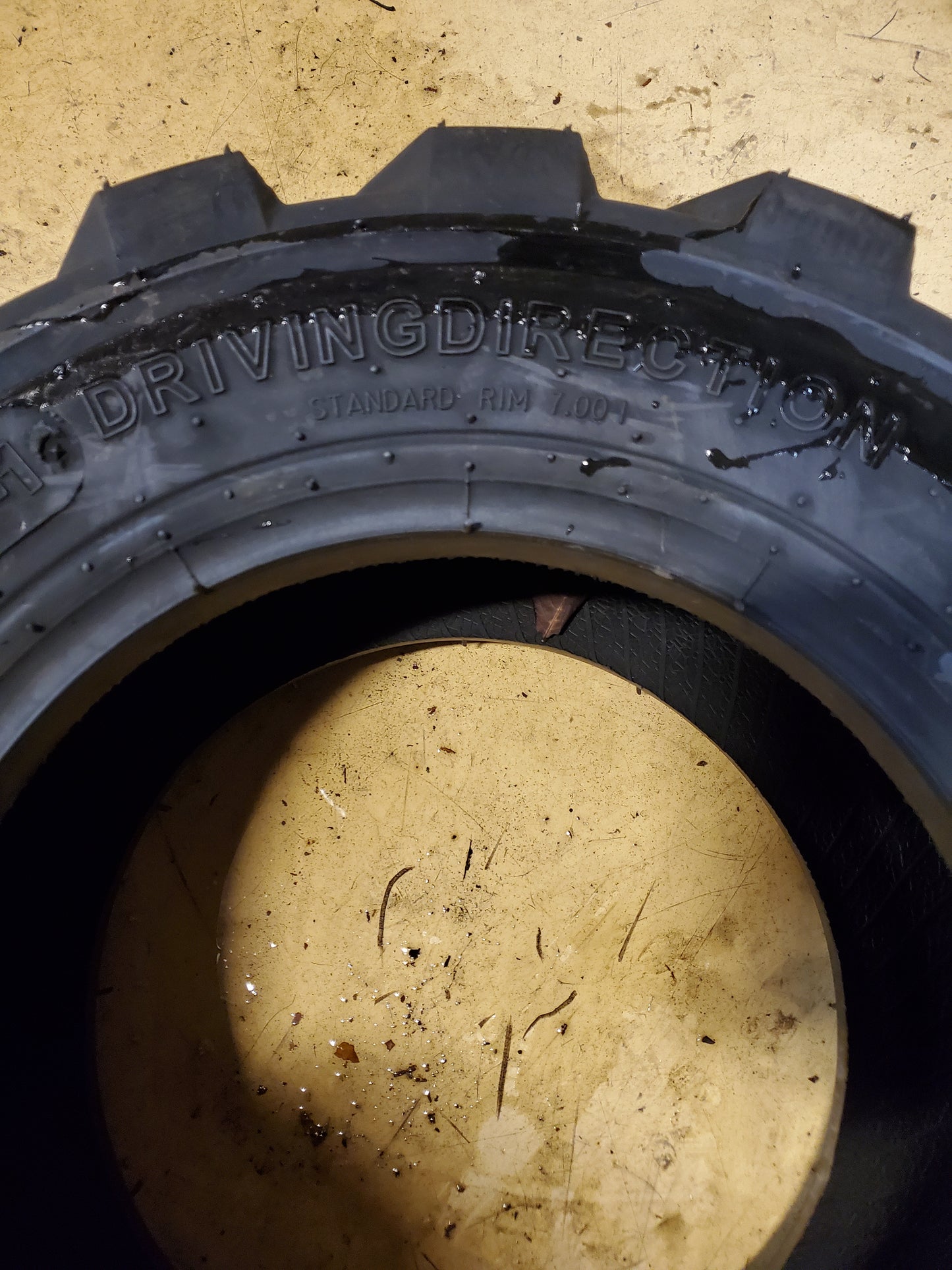 HORSESHOE DRIVING DIRECTION BSW 23 8.5 12 10PLY SKID STEER TIRE 766871