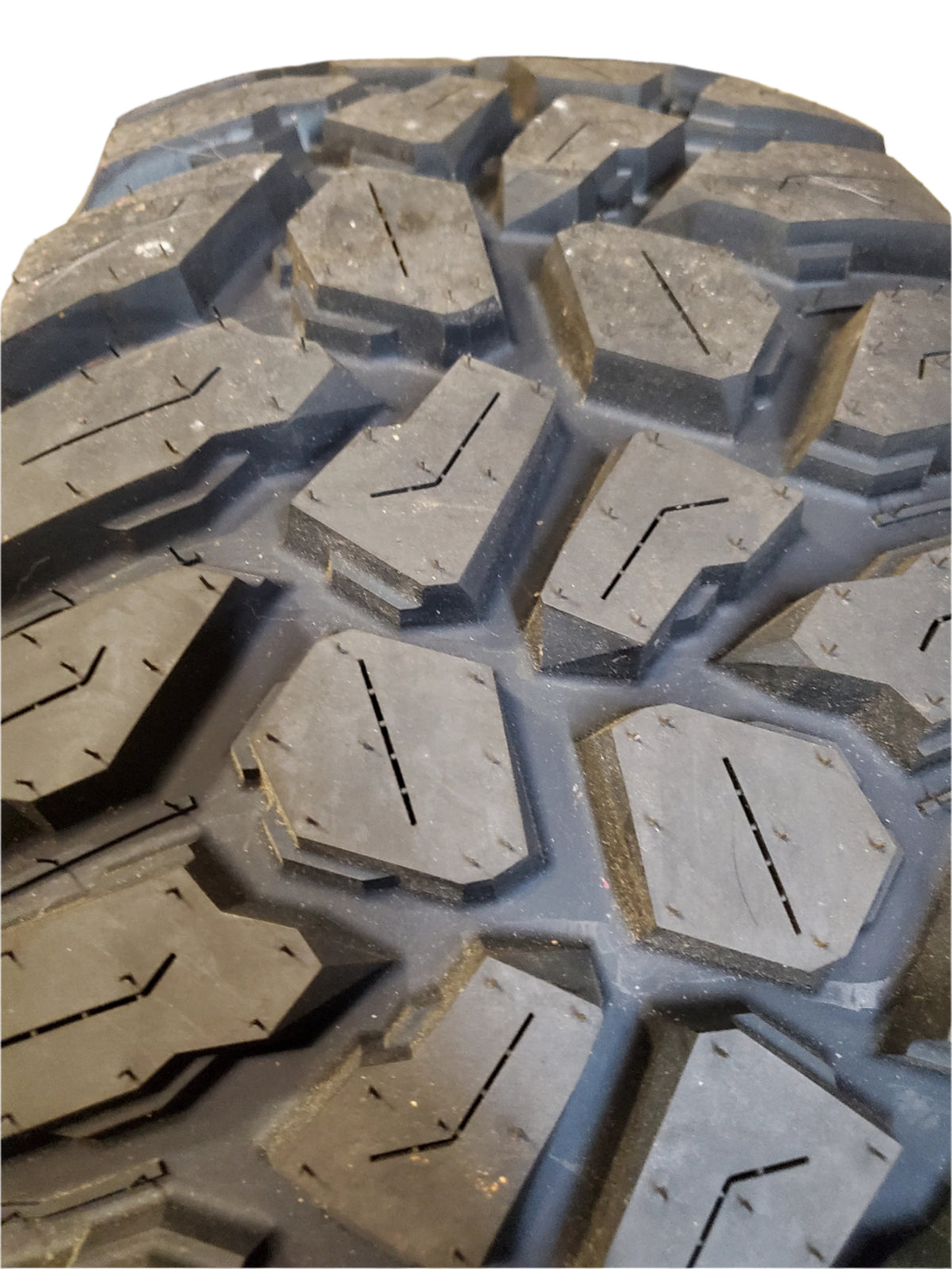 GREEN MAX OPTIMUM SPORT M/T BSW LT 305 70 16 124/121Q MUD TIRE 221012546