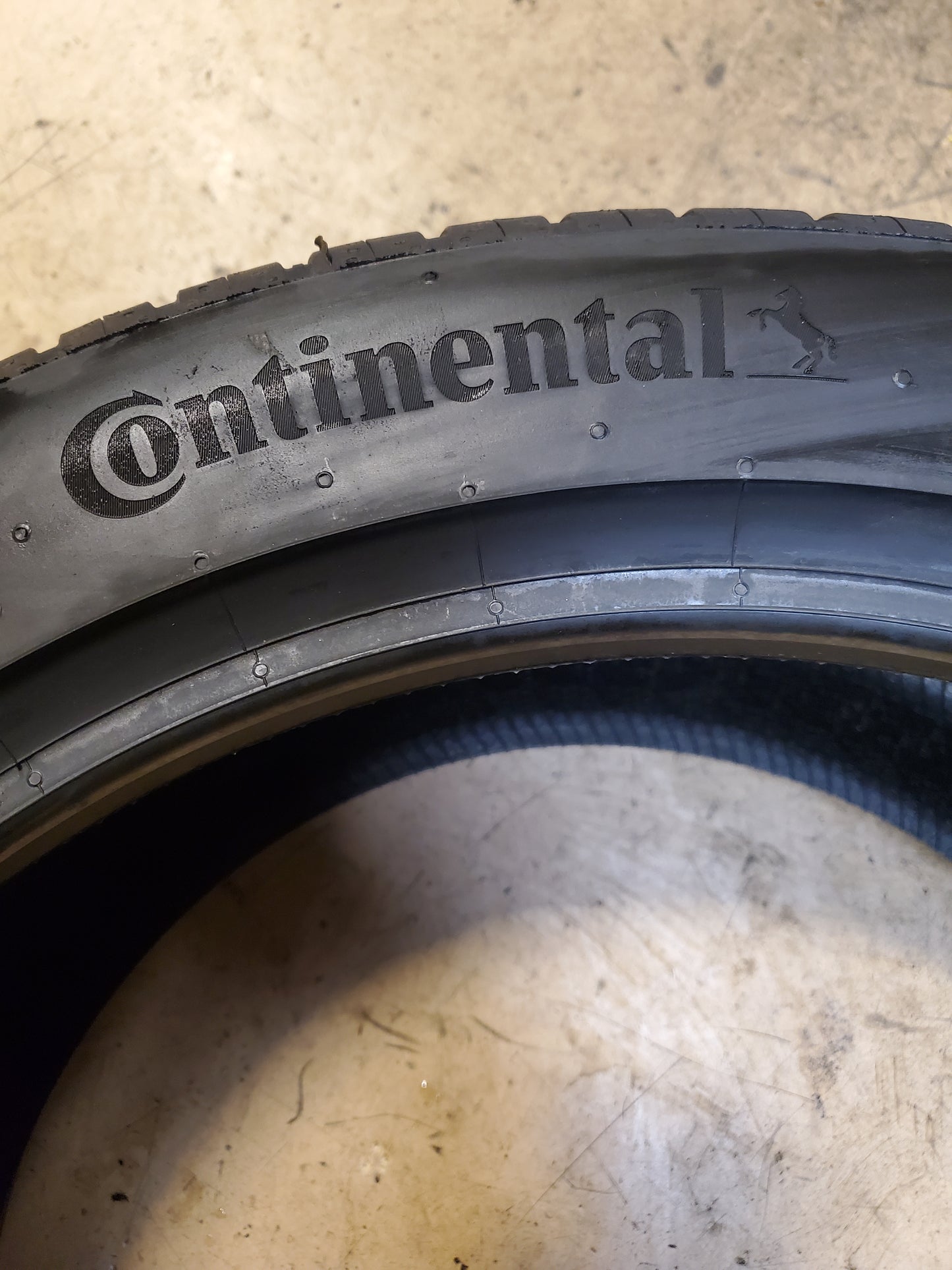 CONTINENTAL EXTREME CONTACT DWS 06 PLUS BSW P 275 40 19 101Y UHP TIRE 15573420000